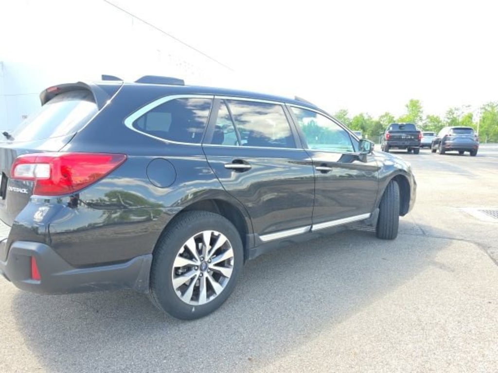 Used 2018 Subaru Outback 2.5i Touring with Starlink SUV