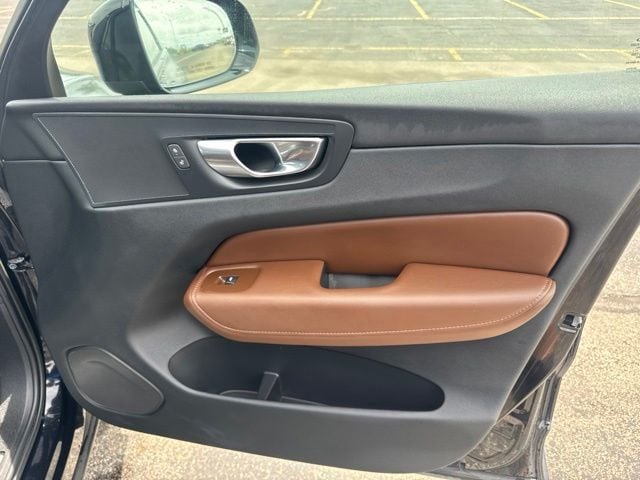 2023 Volvo XC60 Plus - Photo 14