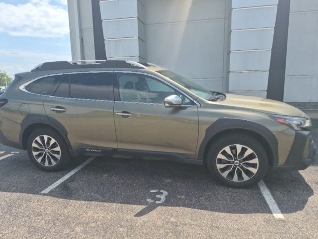 Used 2025 Subaru Outback Touring SUV