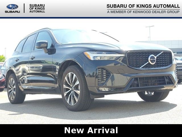 2023 Volvo XC60 B5 Plus Dark Theme AWD's photo
