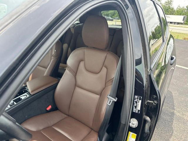 2023 Volvo XC60 Plus - Photo 8