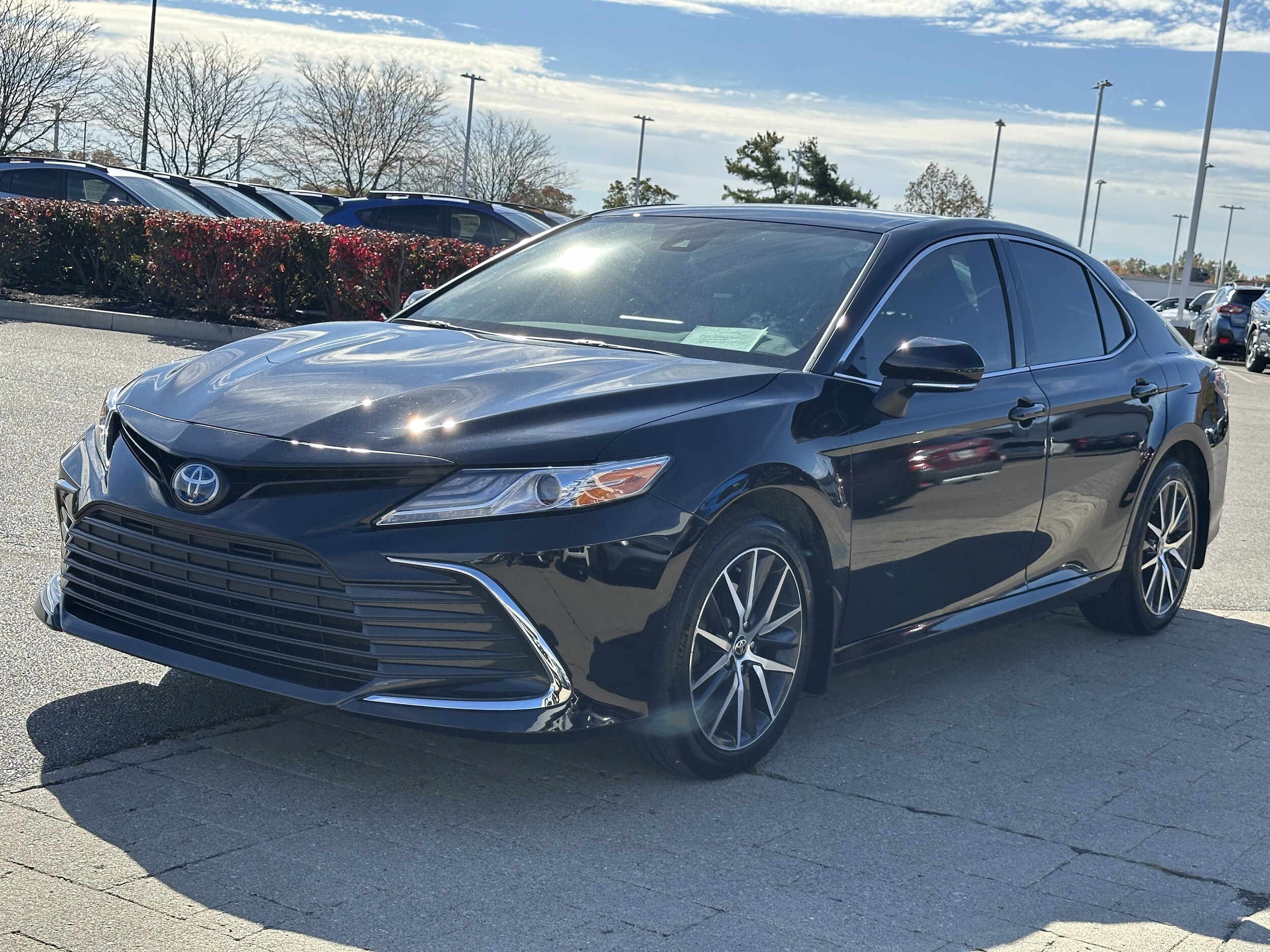 2024 Toyota Camry Hybrid XLE photo 3