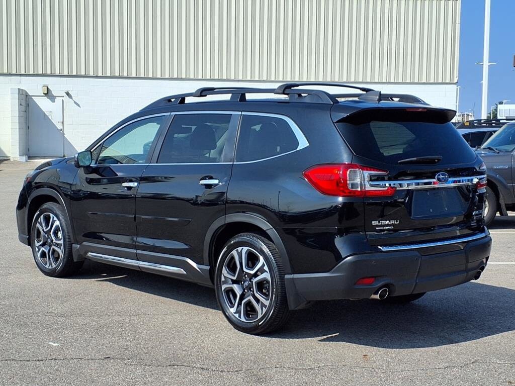 2023 Subaru Ascent Touring photo 4