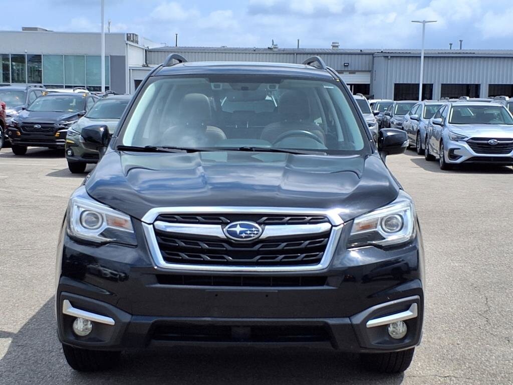 2018 Subaru Forester 2.5i Touring photo 2