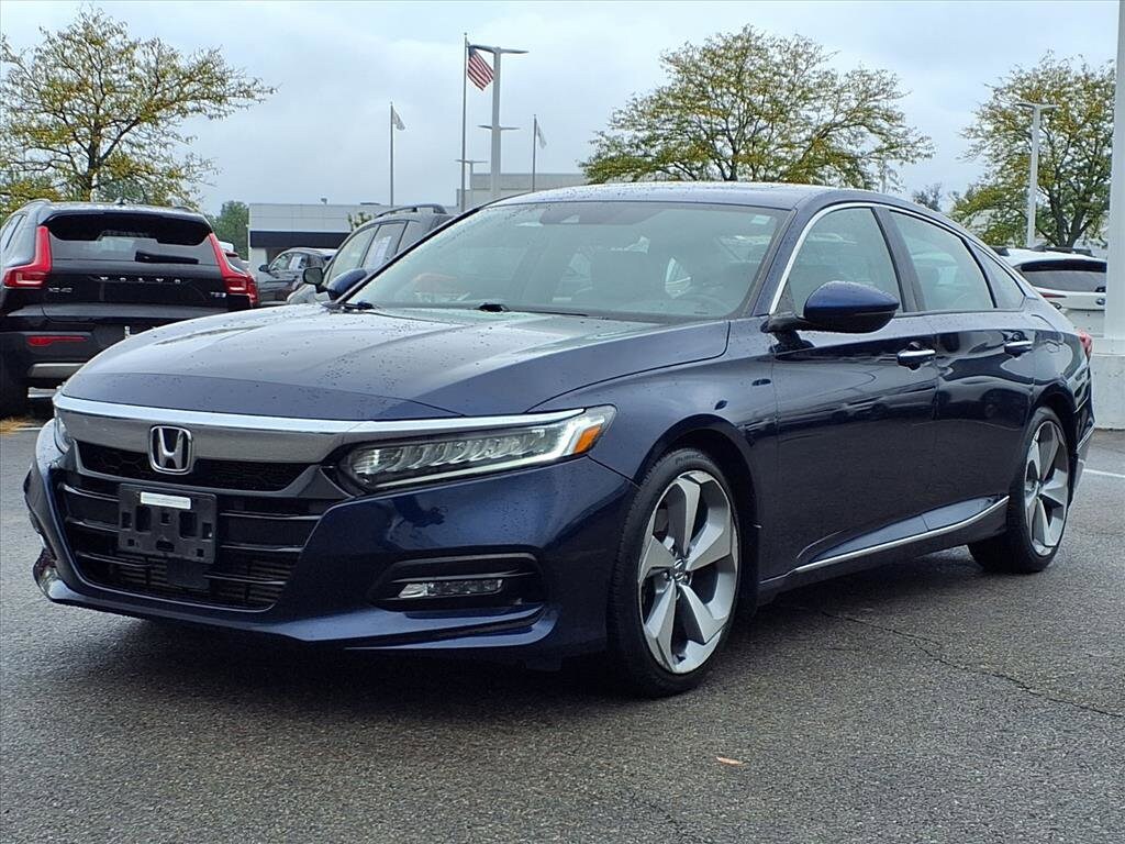 2018 Honda Accord Touring photo 2