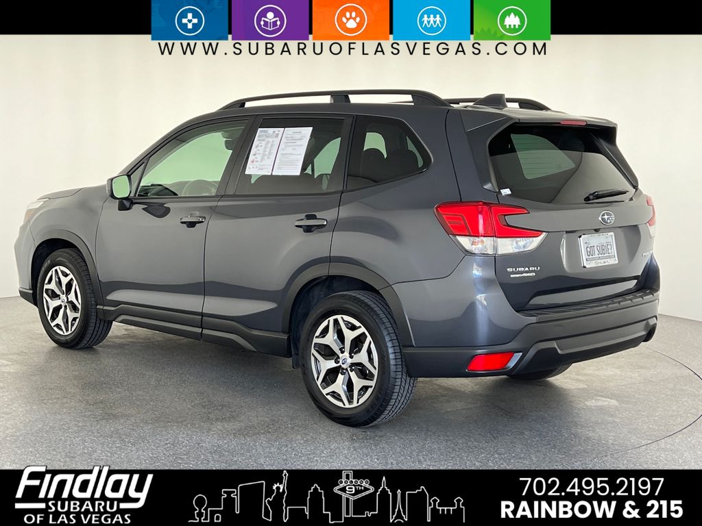 2021 Subaru Forester Premium photo 3