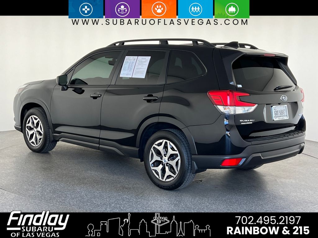 2023 Subaru Forester Premium photo 3