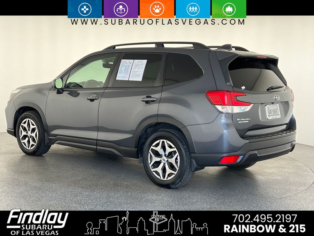 2021 Subaru Forester Premium photo 2