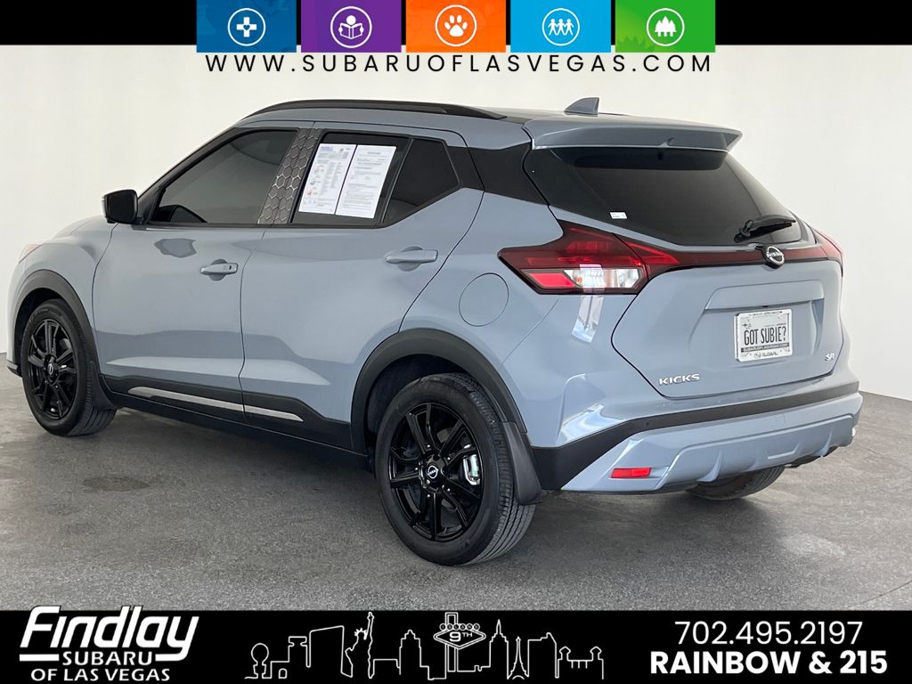 2022 Nissan Kicks SR photo 3