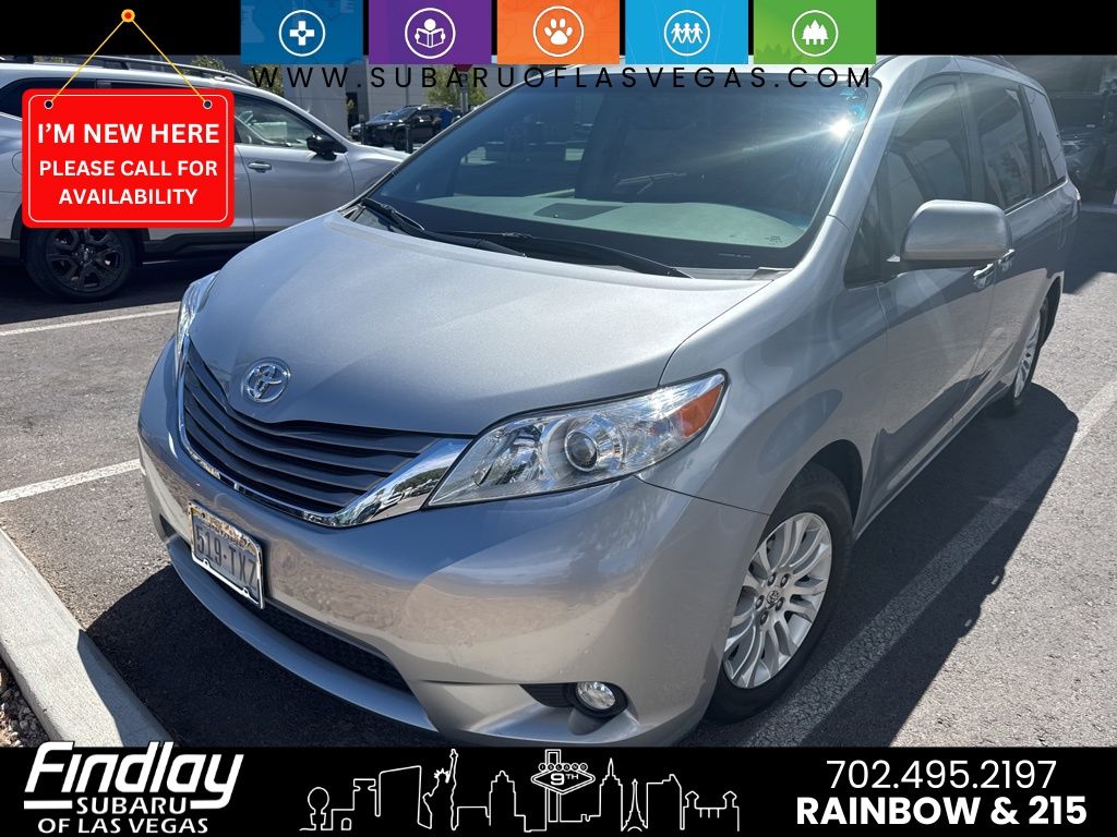 2015 Toyota Sienna L photo 2