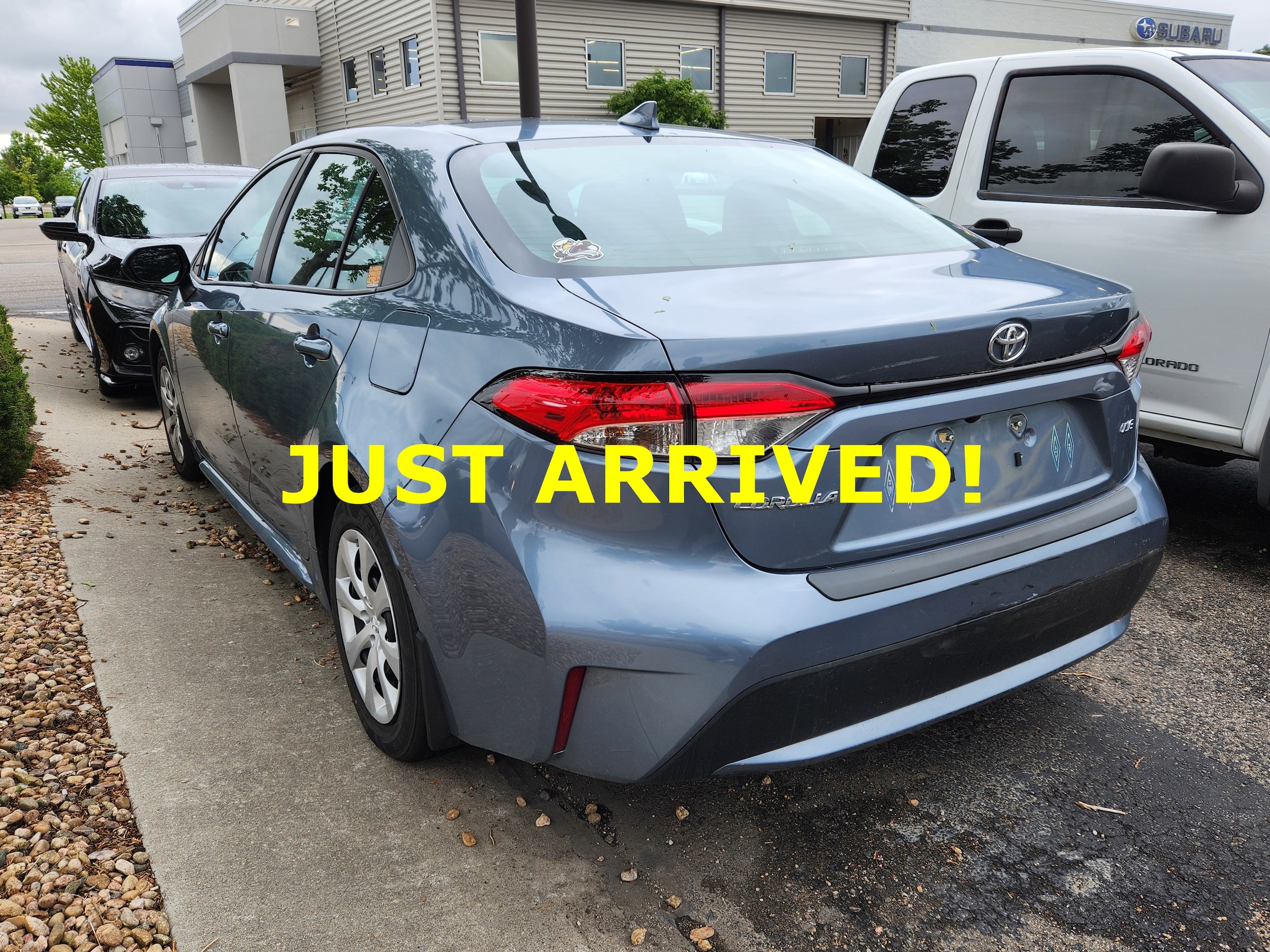 View vehicle photo 3