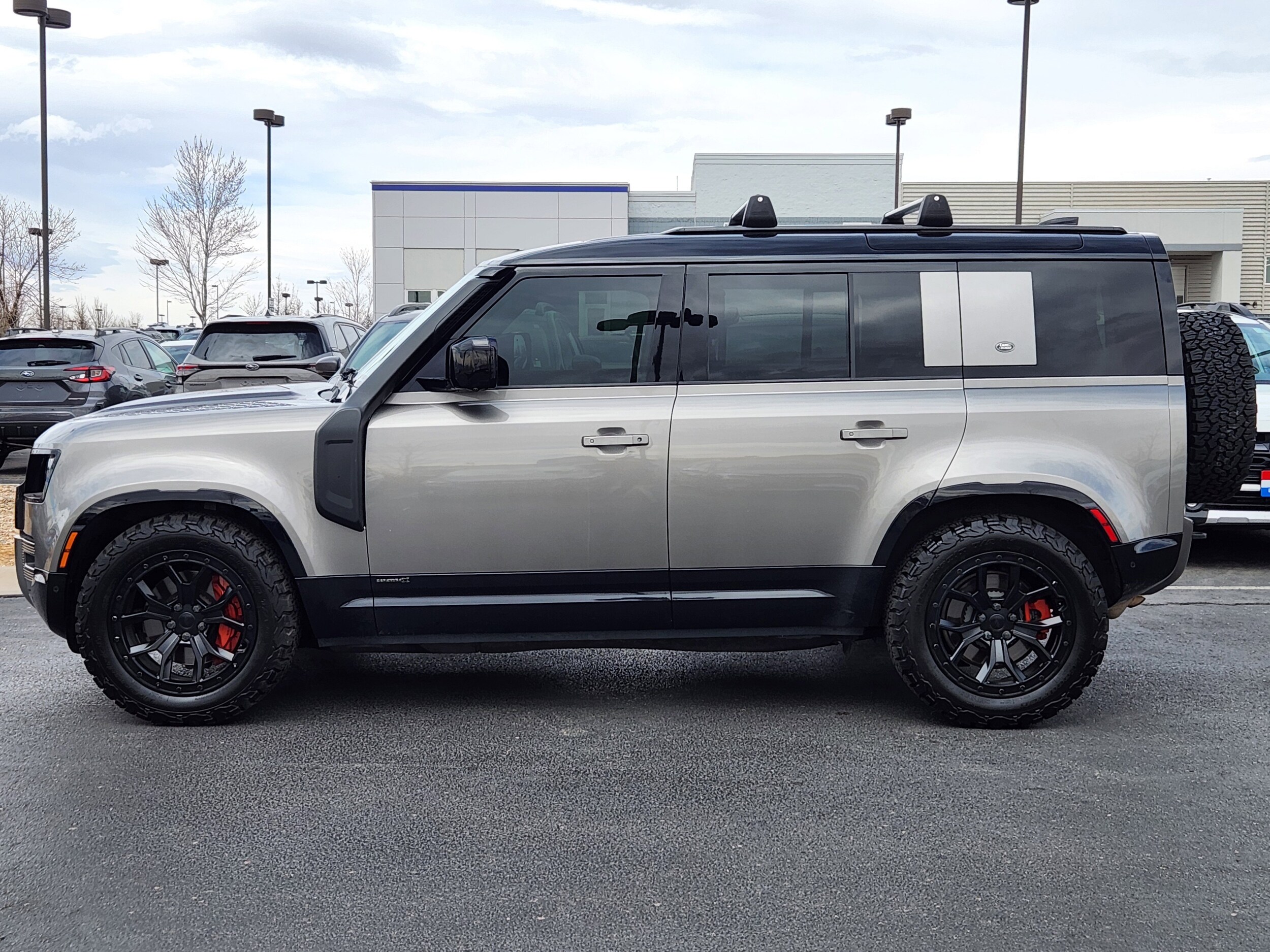 2022 Land Rover Defender X 110 photo 2