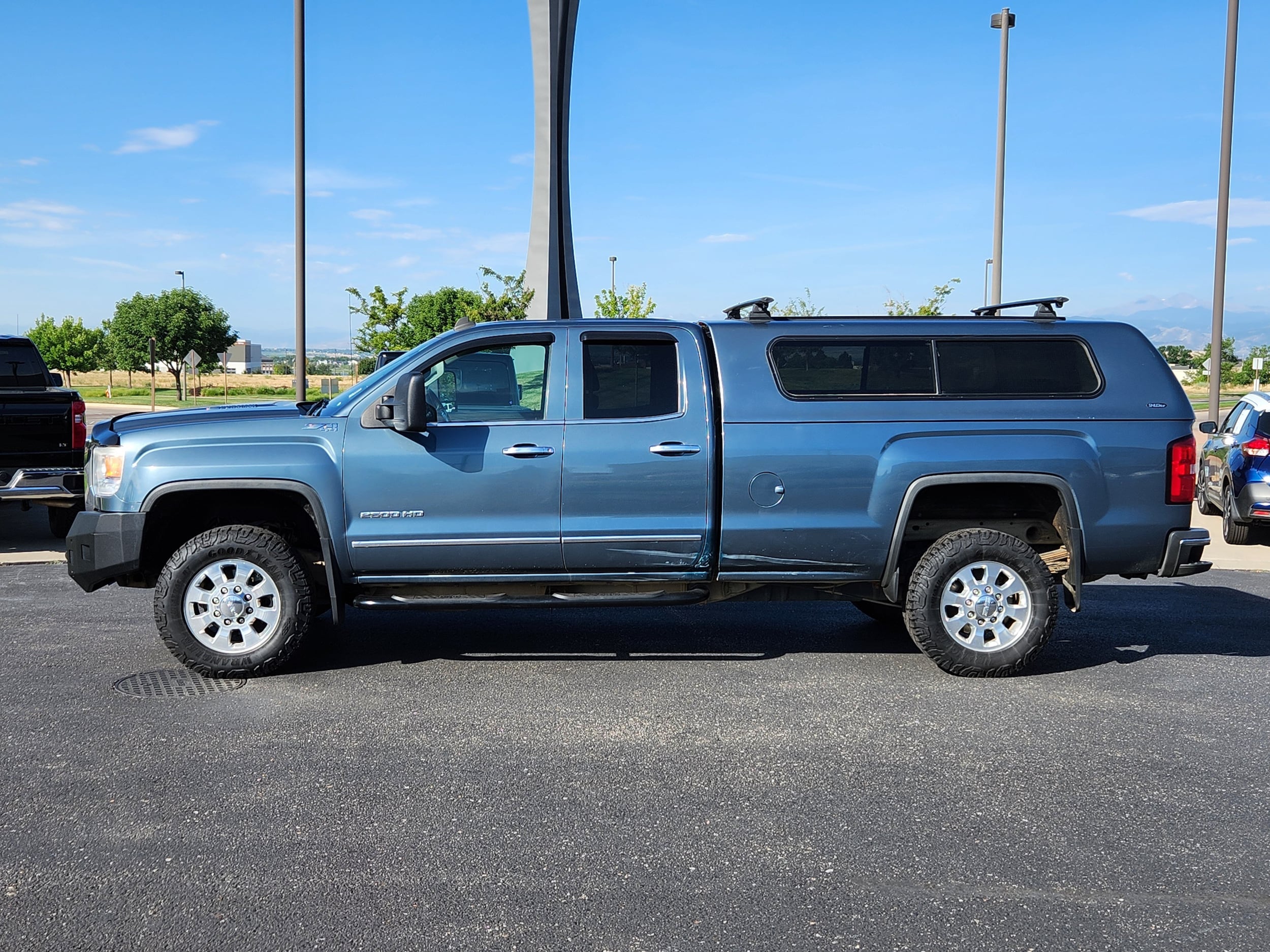 Stealth Gray Metallic 2015 GMC Sierra 2500HD Pickup Truck Four-Wheel Drive 6-Speed Automatic