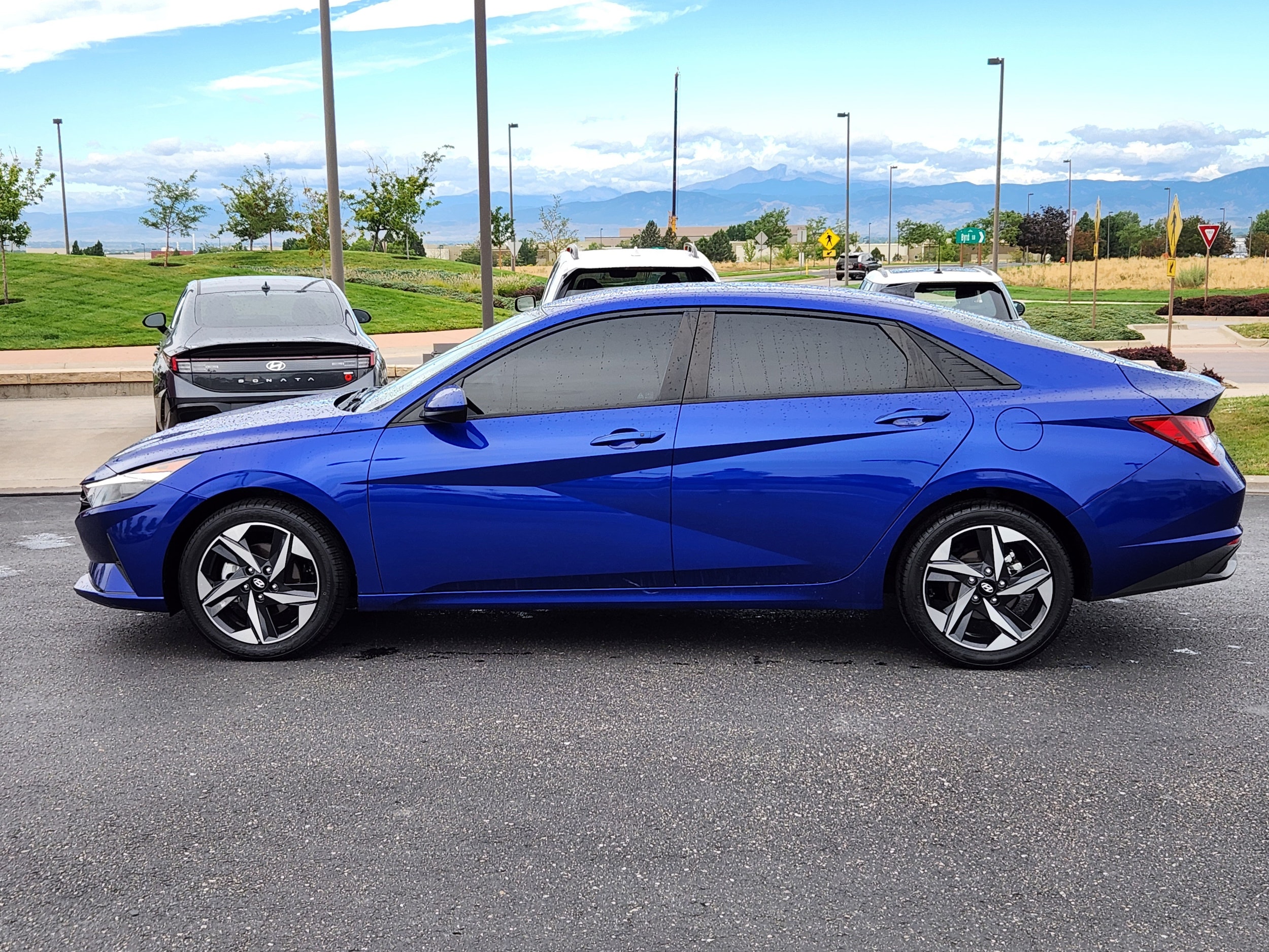  2023 Hyundai Elantra SEL FWD   