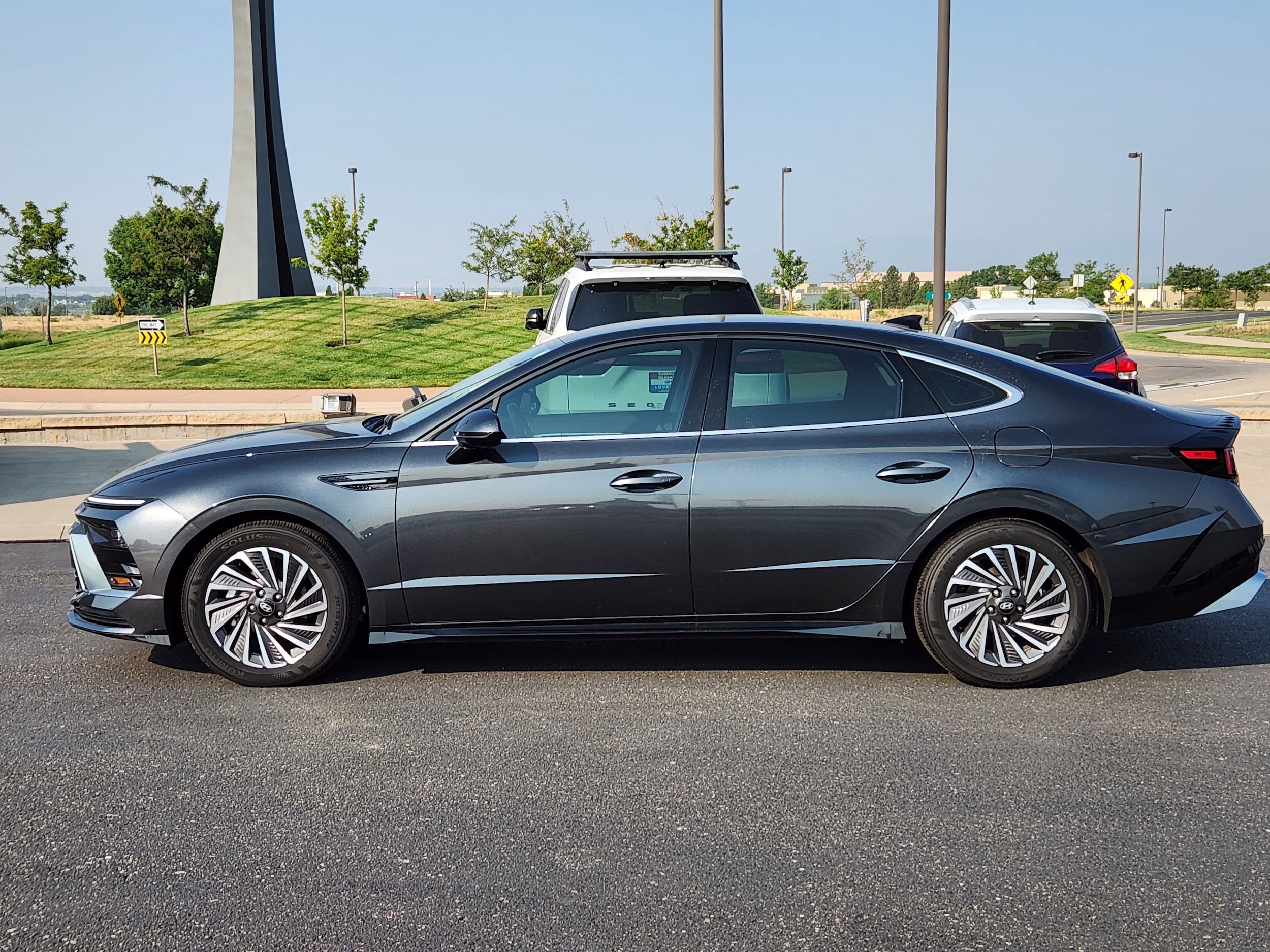 Portofino Gray 2025 Hyundai Sonata Hybrid Sedan Front-Wheel Drive 6-Speed Automatic
