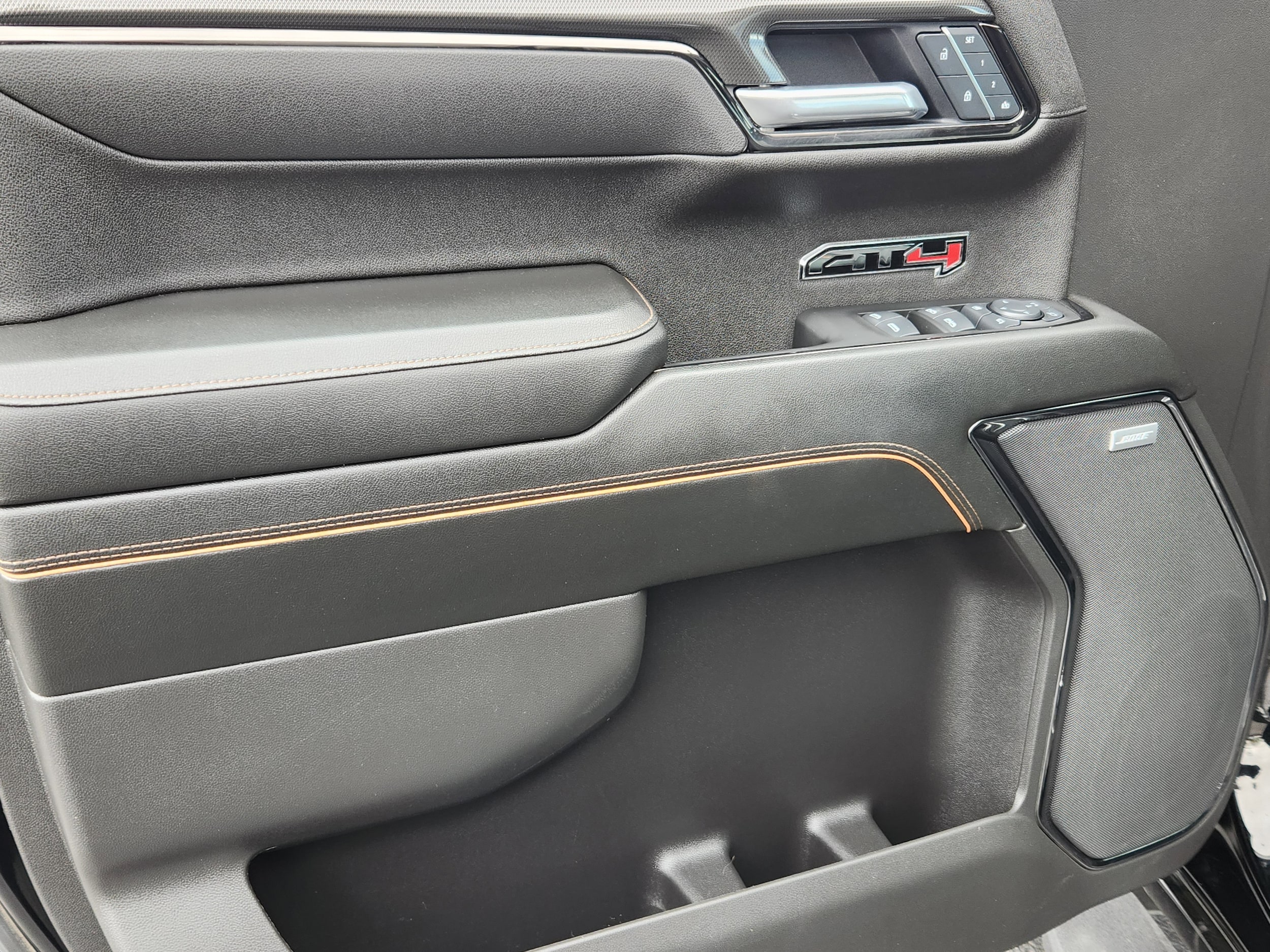 2025 GMC Sierra 1500 AT4 - Photo 6