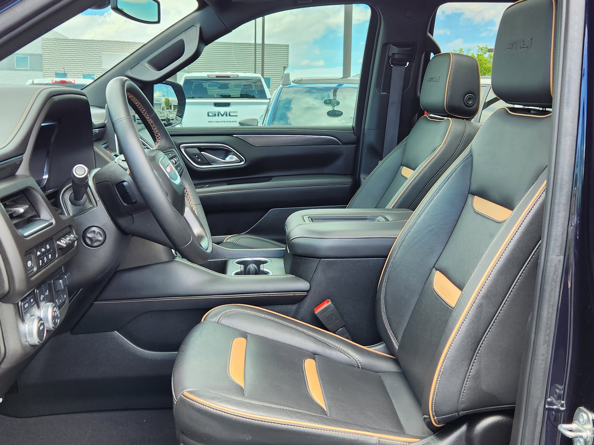 2024 GMC Yukon AT4 - Photo 8