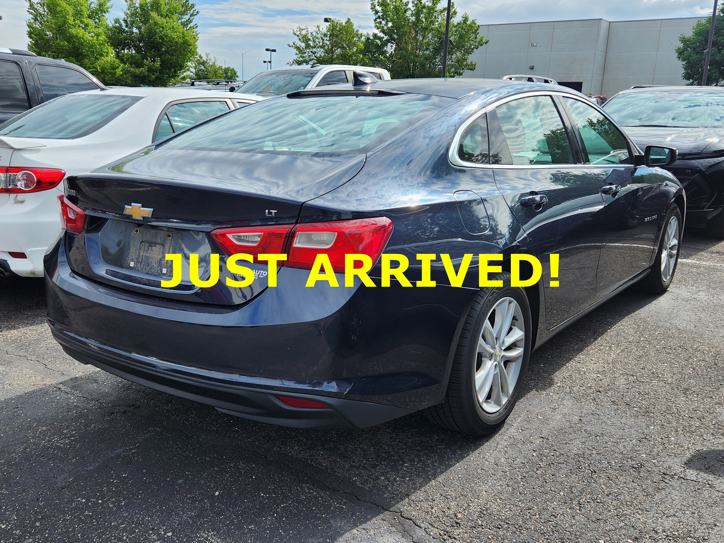 2017 Chevrolet Malibu 1LT photo 3
