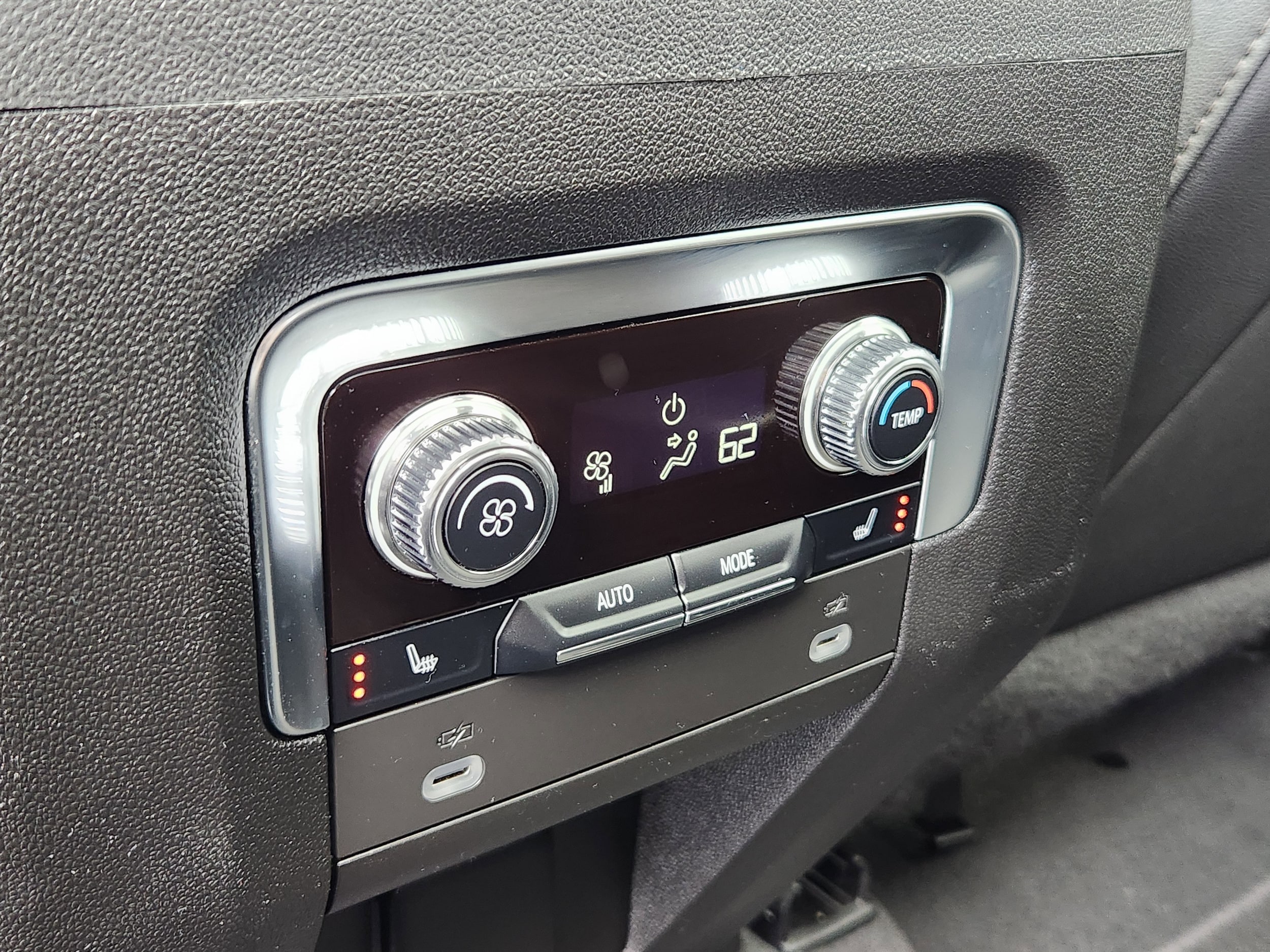 2024 GMC Yukon AT4 - Photo 12