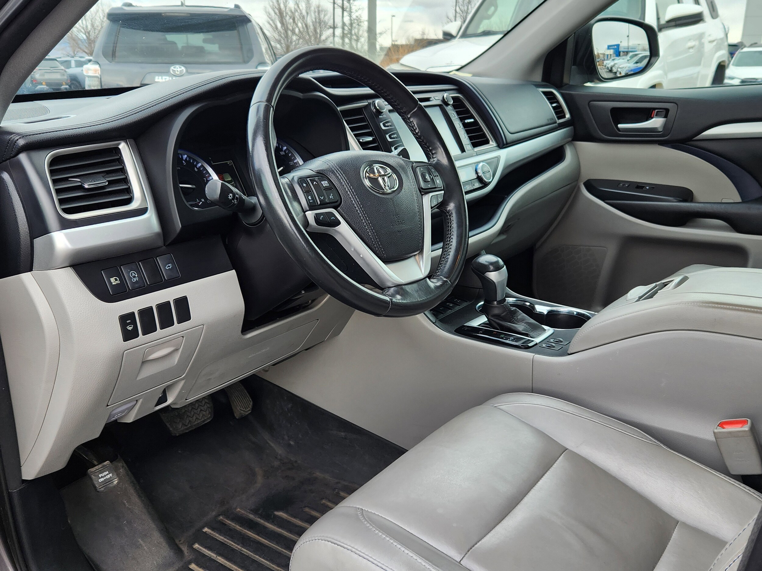 2017 Toyota Highlander XLE - Photo 10