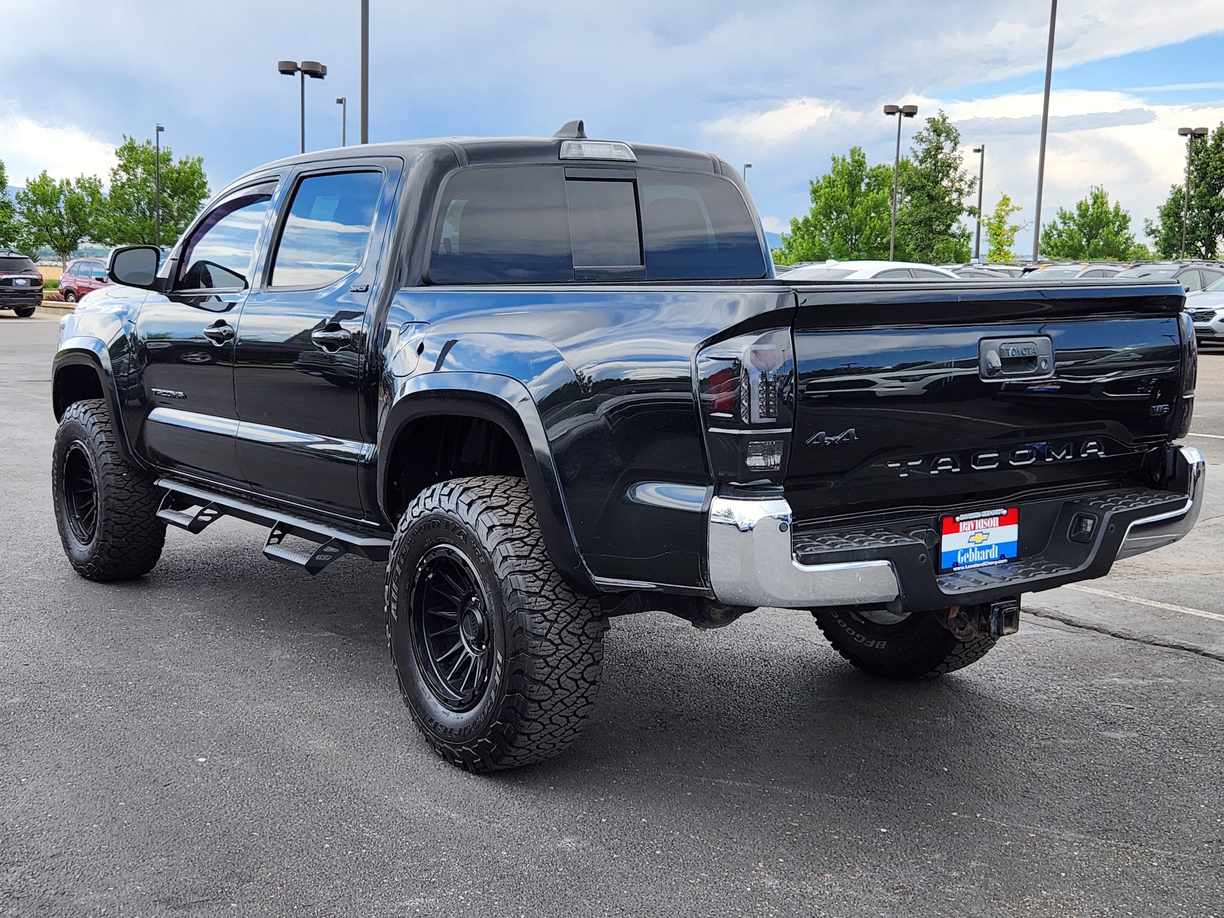View vehicle photo 3