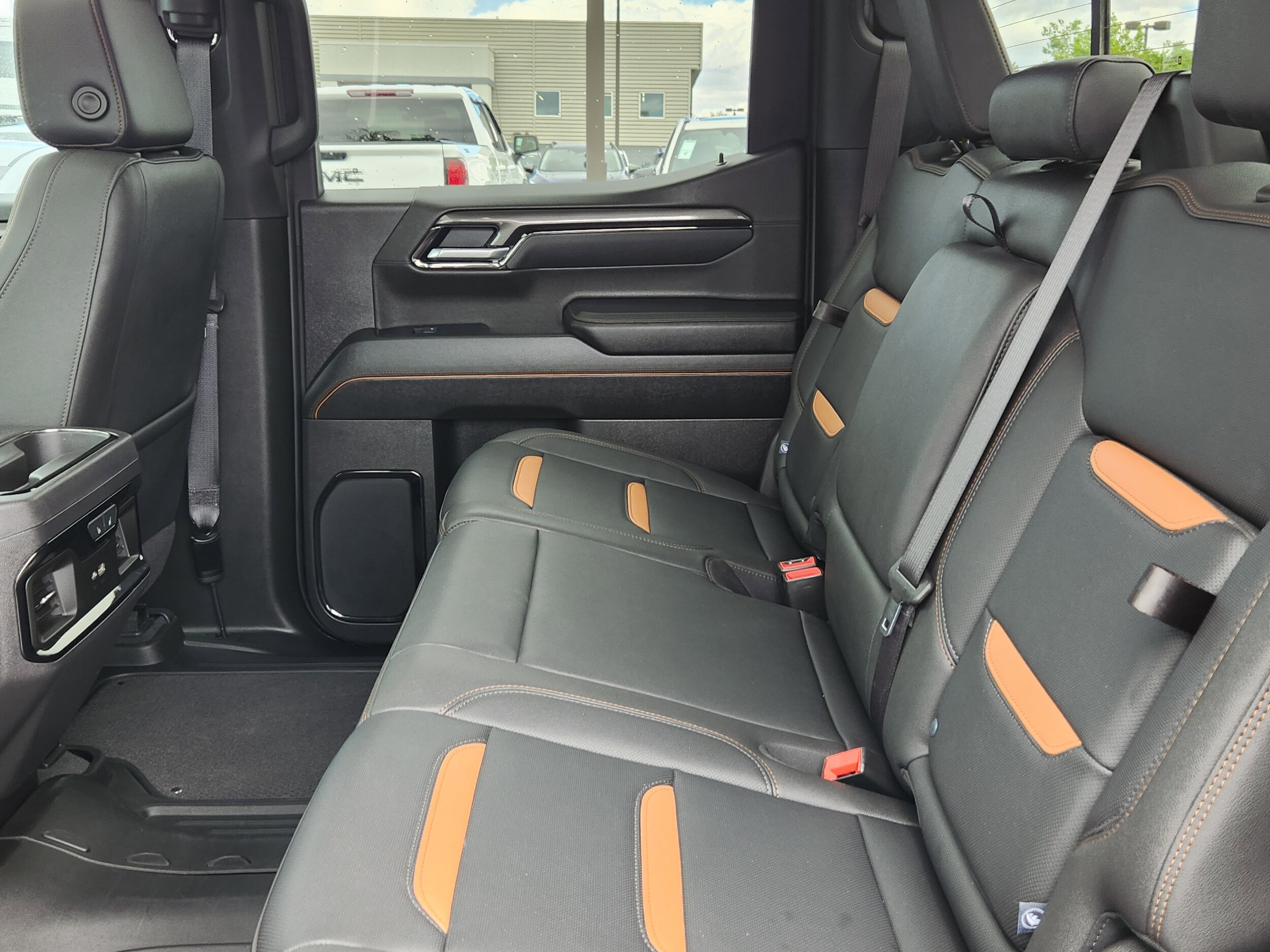 2025 GMC Sierra 1500 AT4 - Photo 10