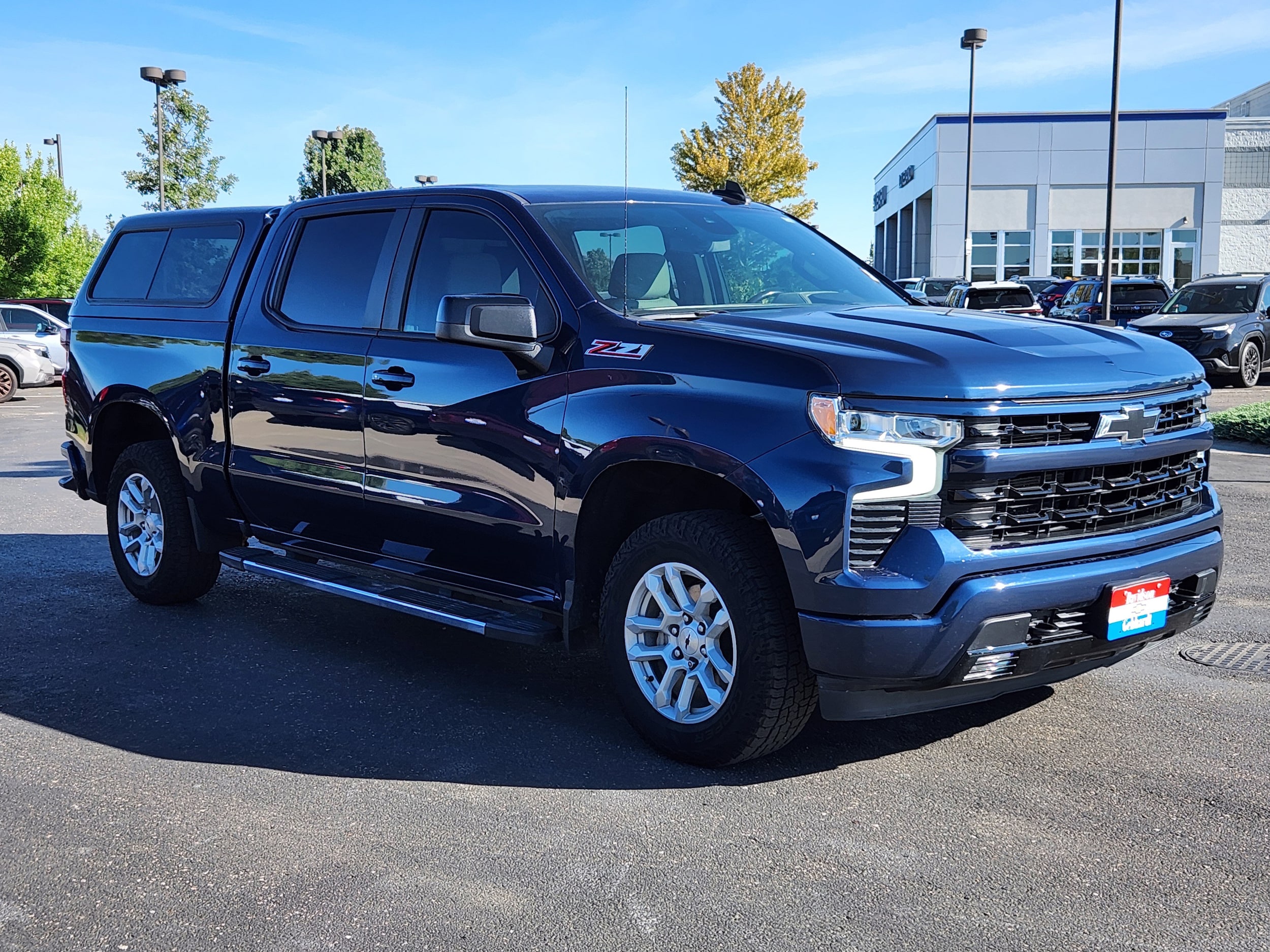 View vehicle photo 4