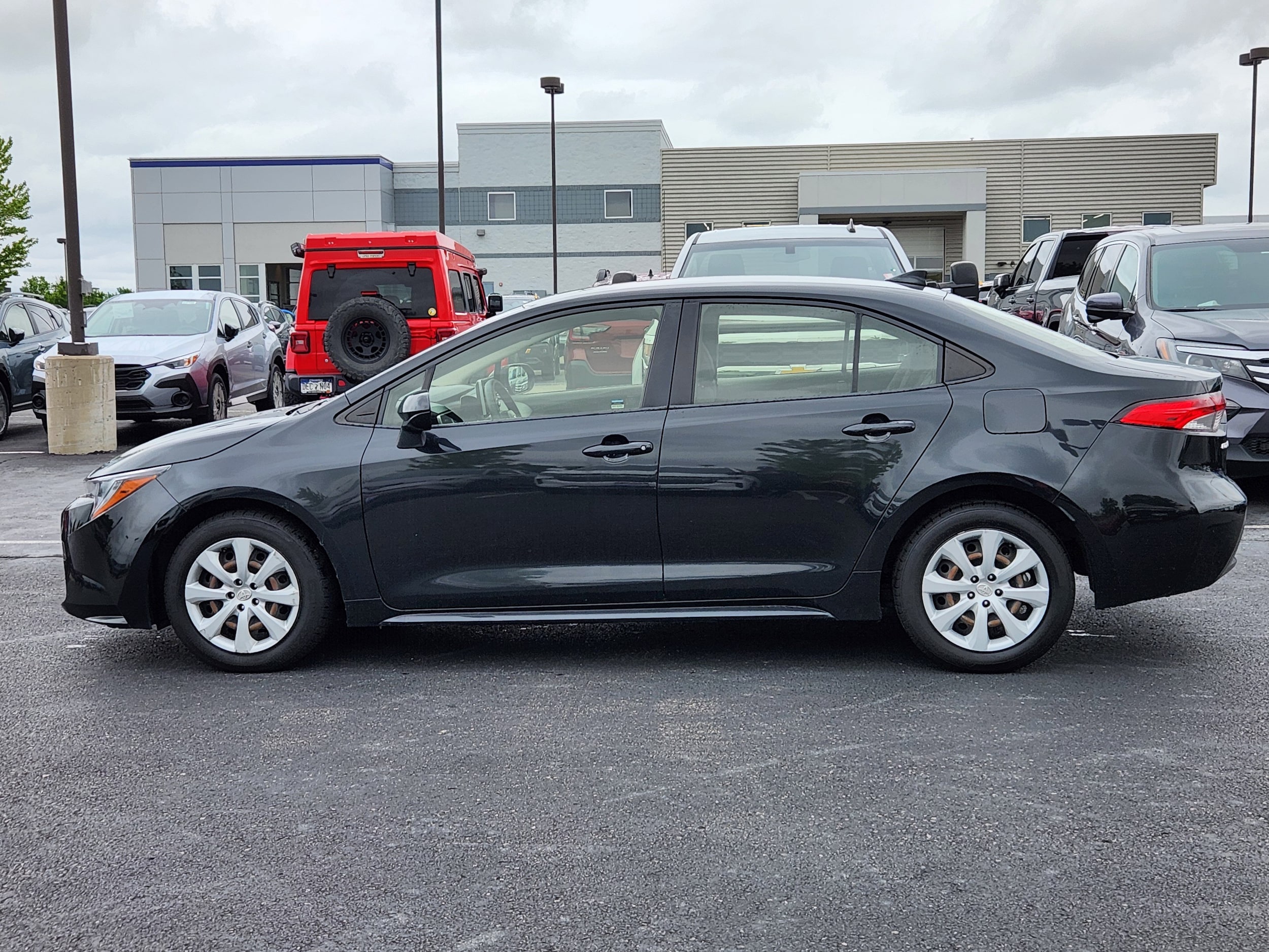 Used 2020 Toyota Corolla LE with VIN JTDEPRAE0LJ098297 for sale in Loveland, CO