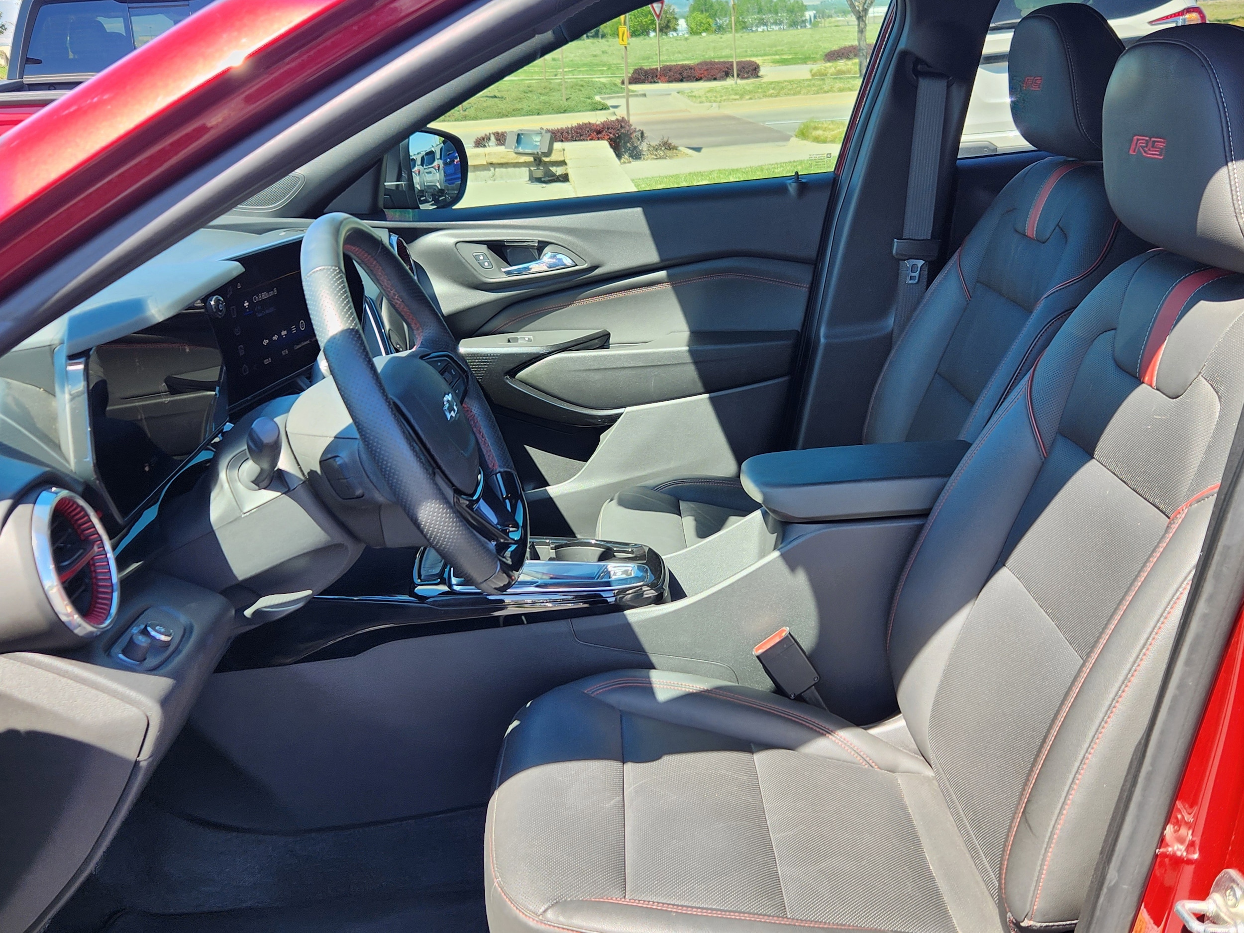 View vehicle photo 7