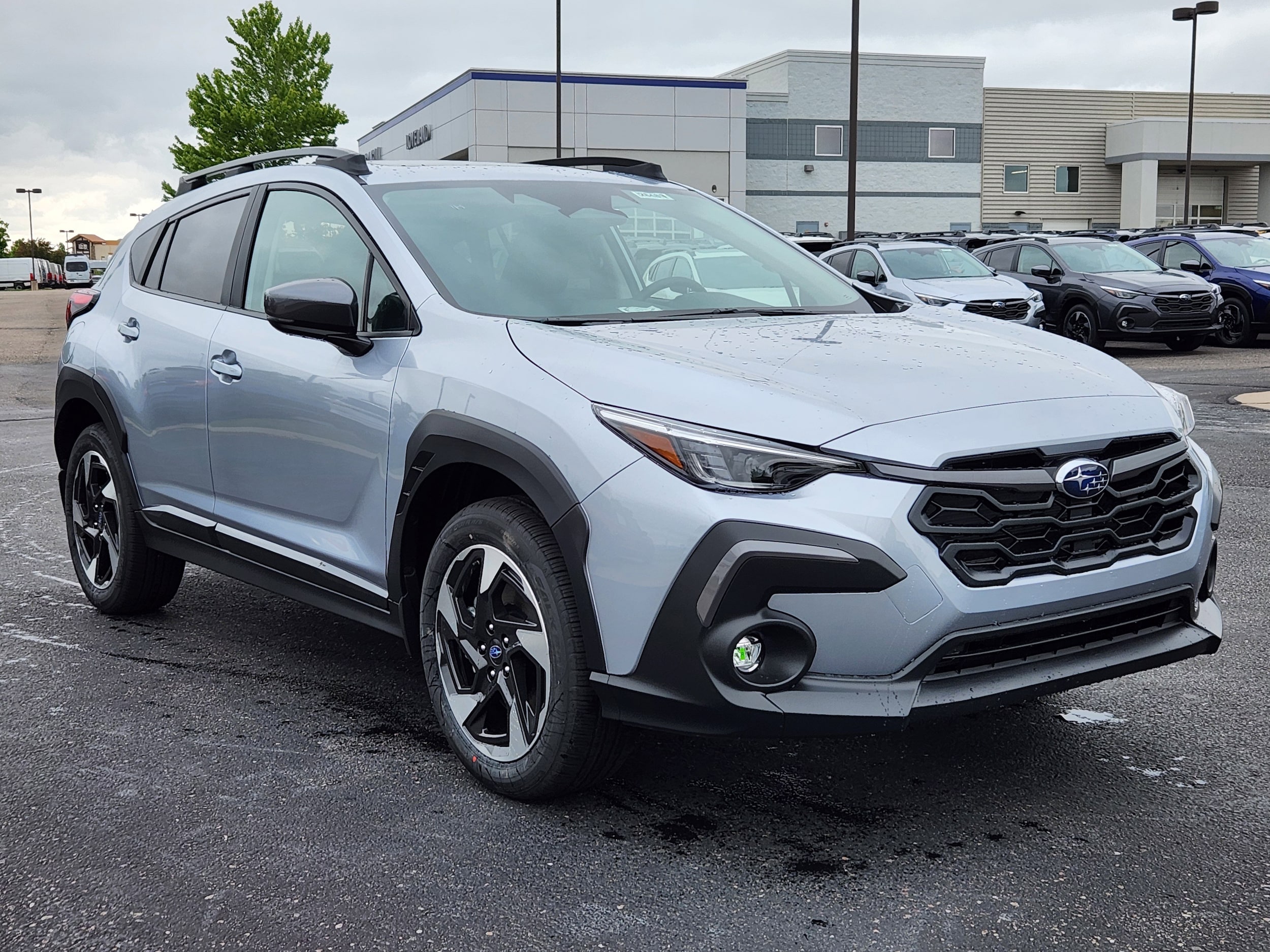 View vehicle photo 3