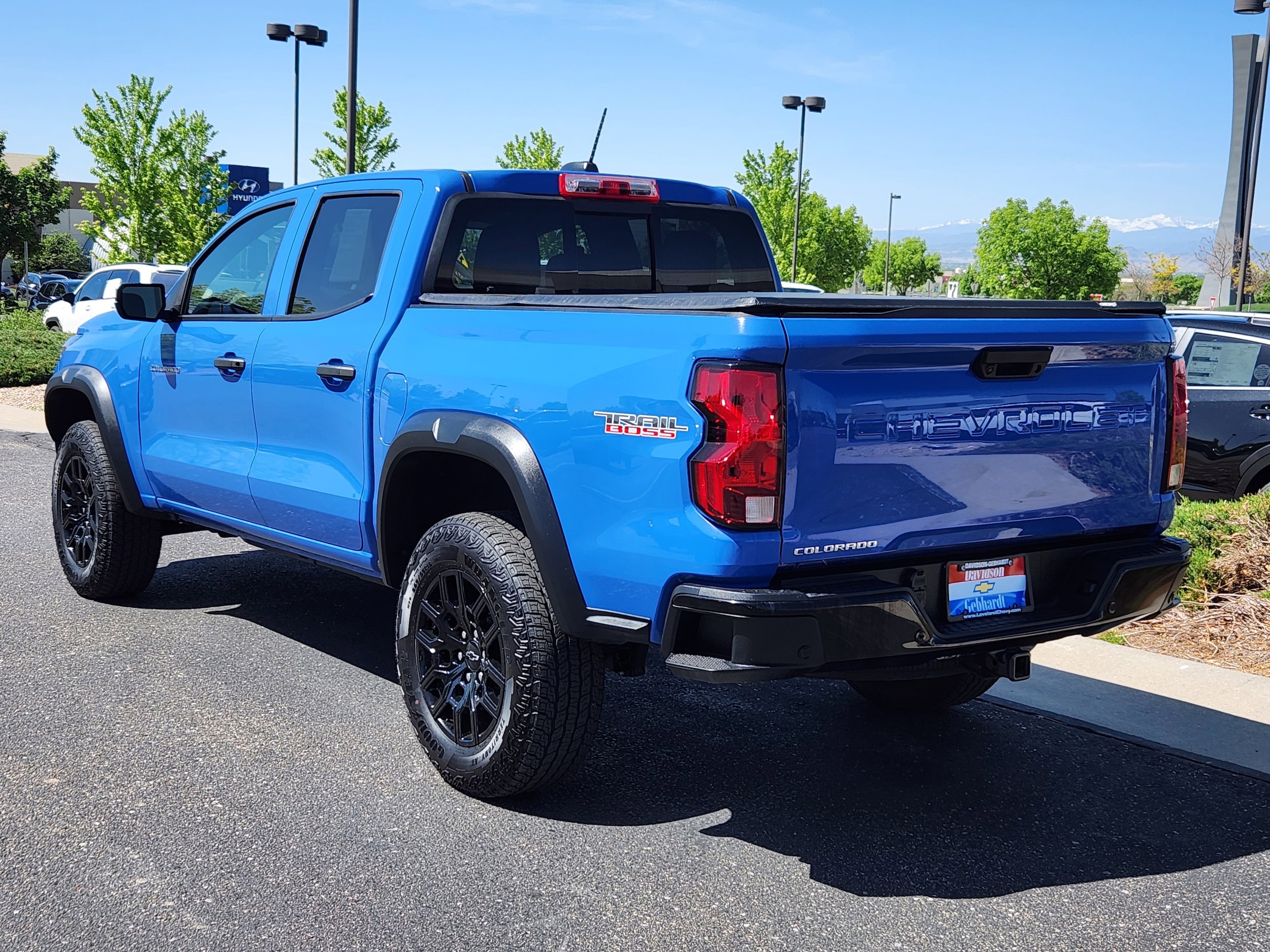 View vehicle photo 3
