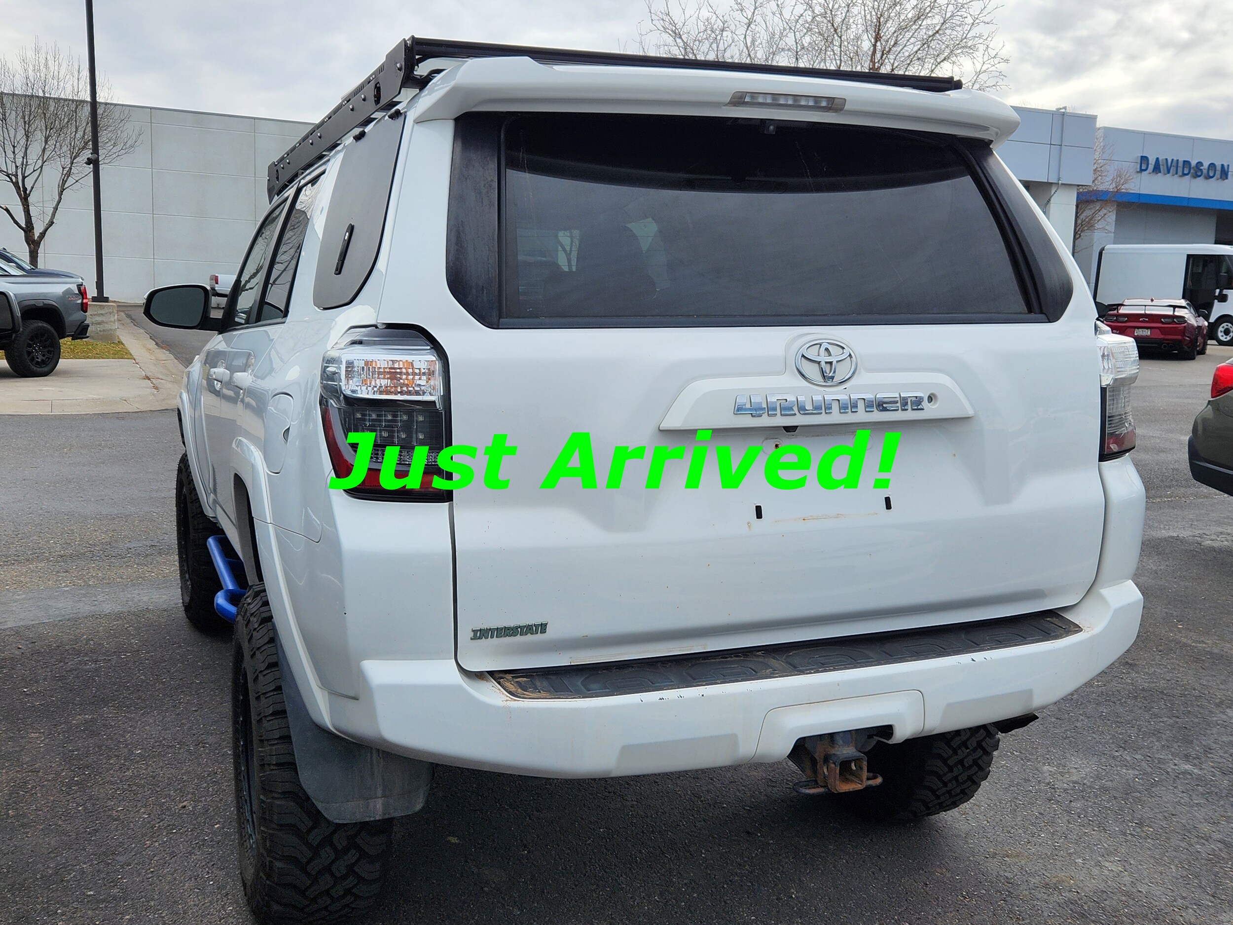 2016 Toyota 4Runner SR5 photo 2