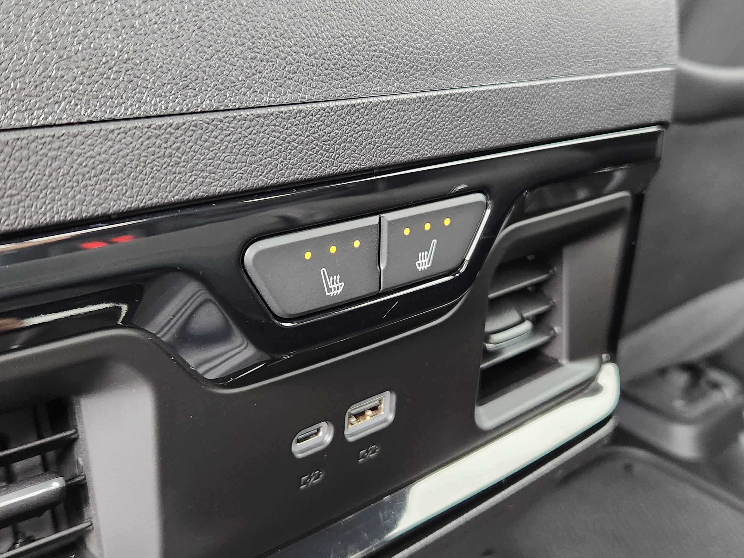 2025 GMC Sierra 1500 AT4 - Photo 11