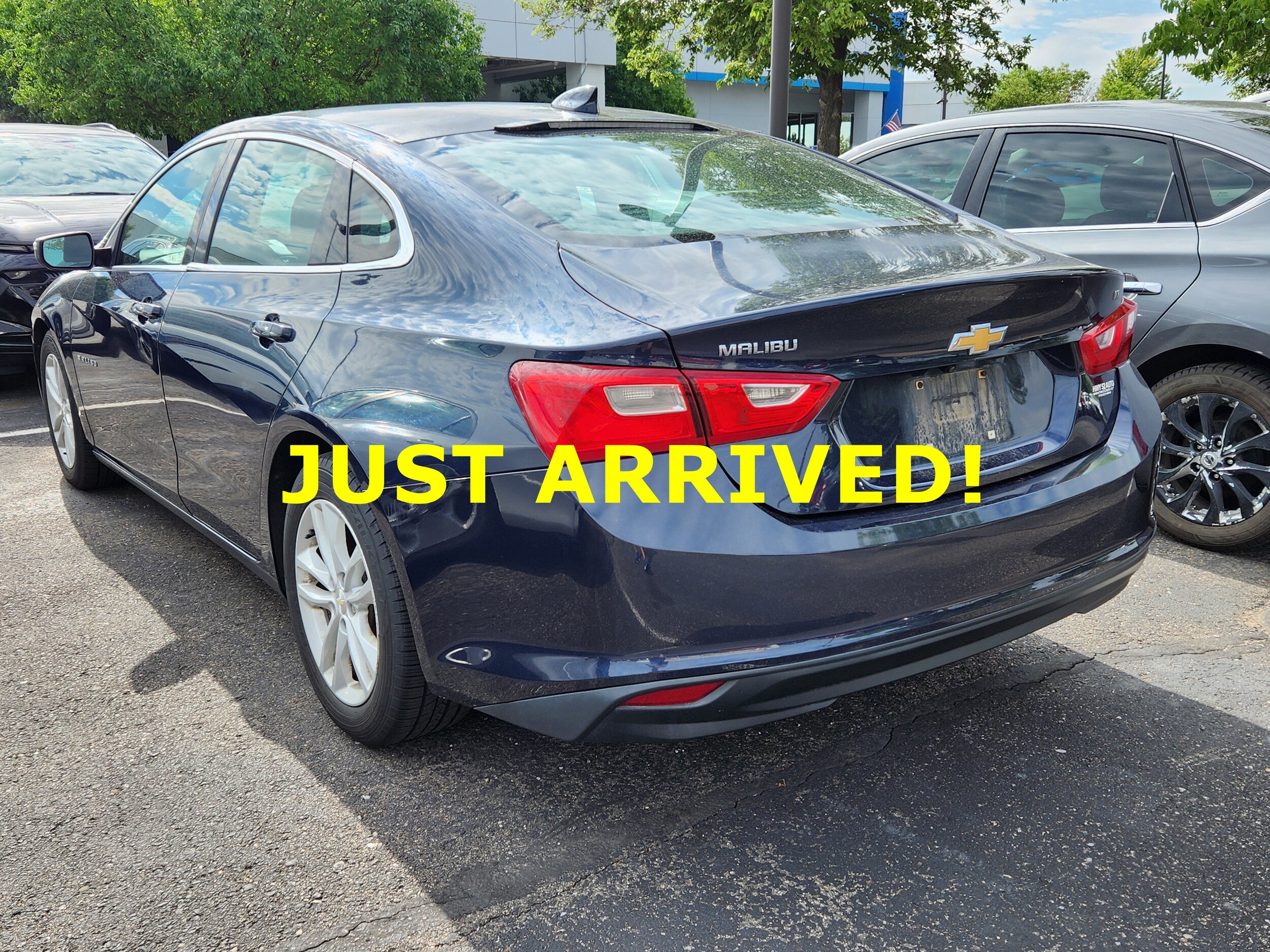 2017 Chevrolet Malibu 1LT photo 4