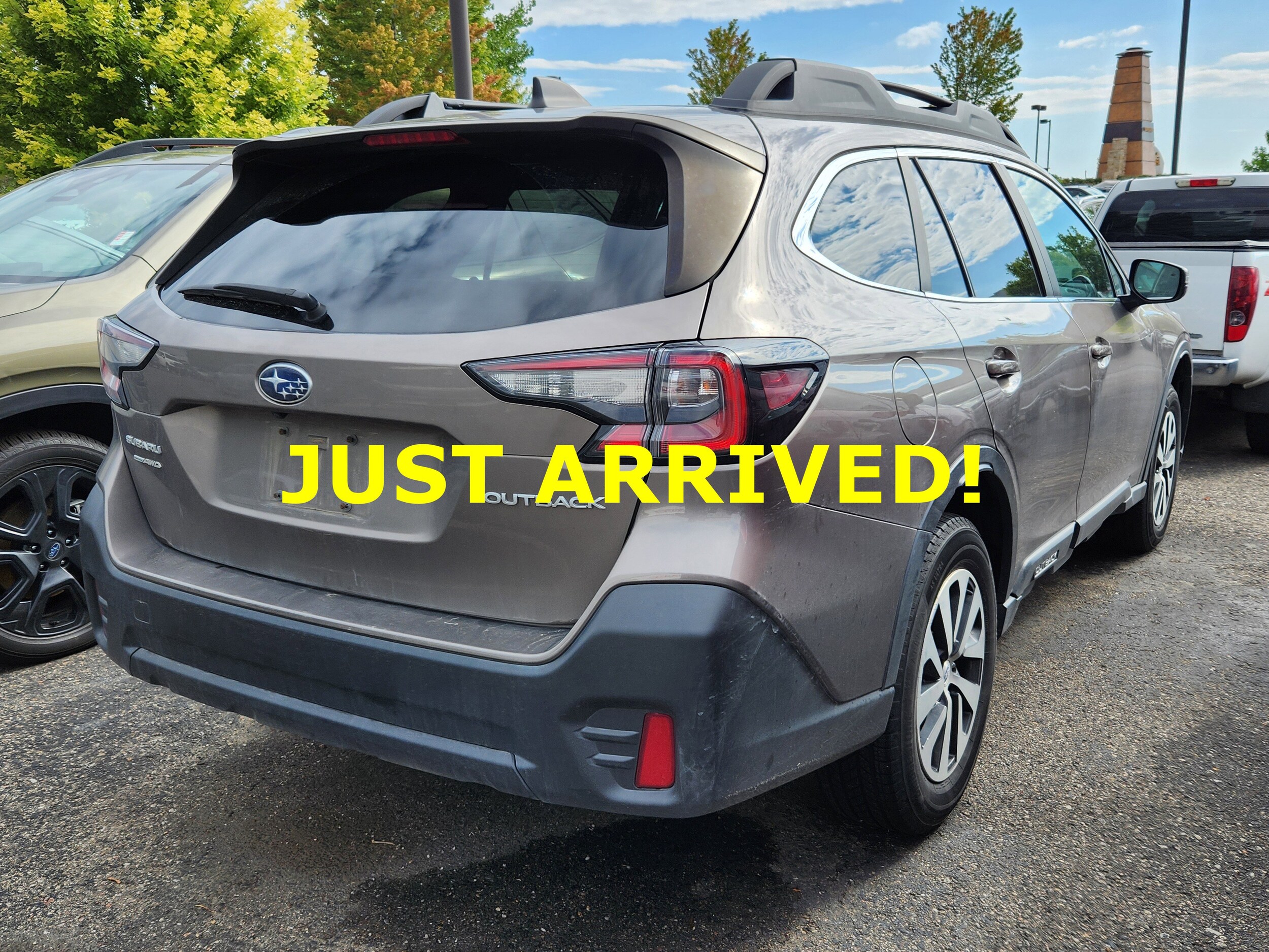 2022 Subaru Outback Premium photo 2