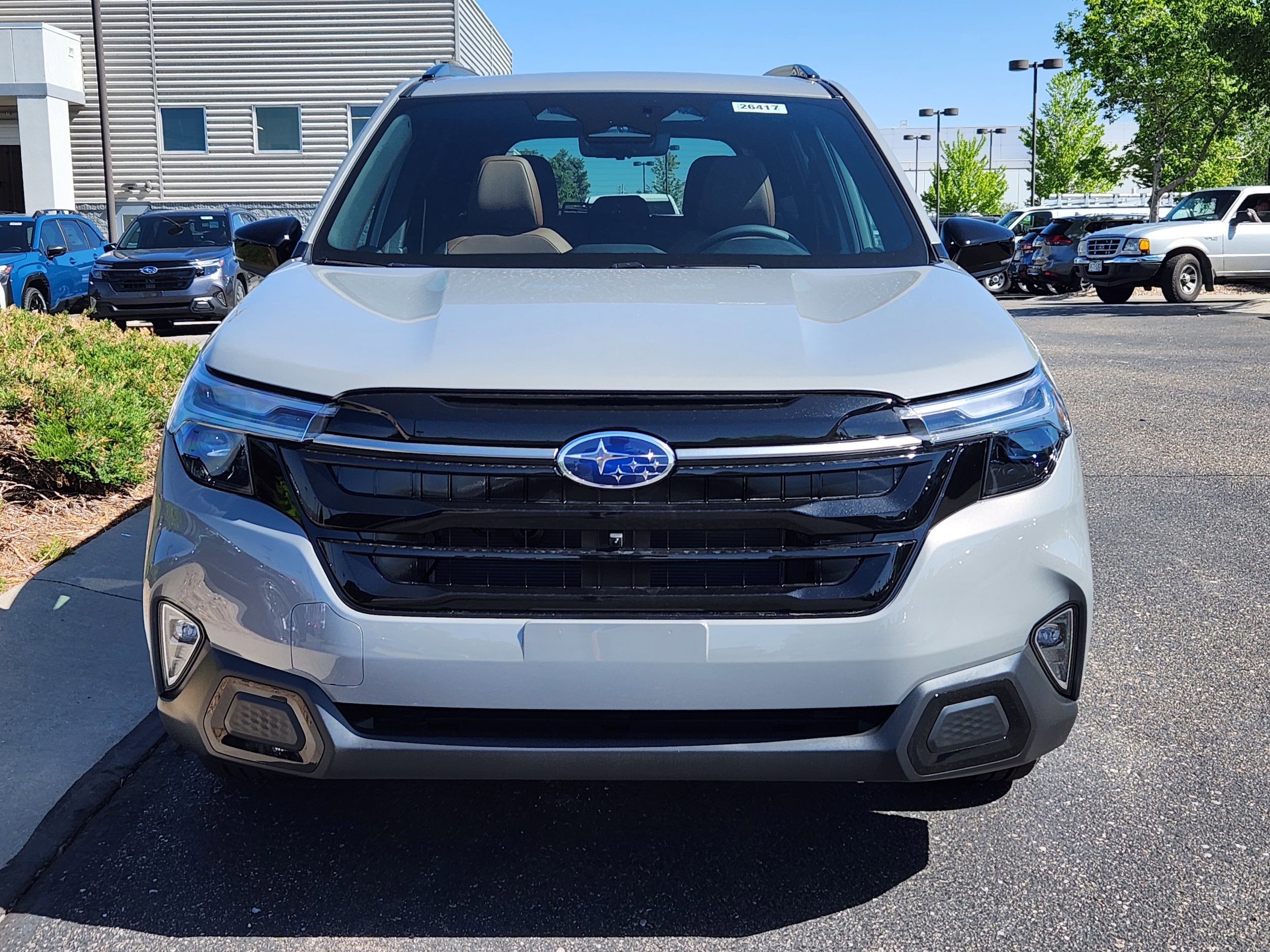 View vehicle photo 4