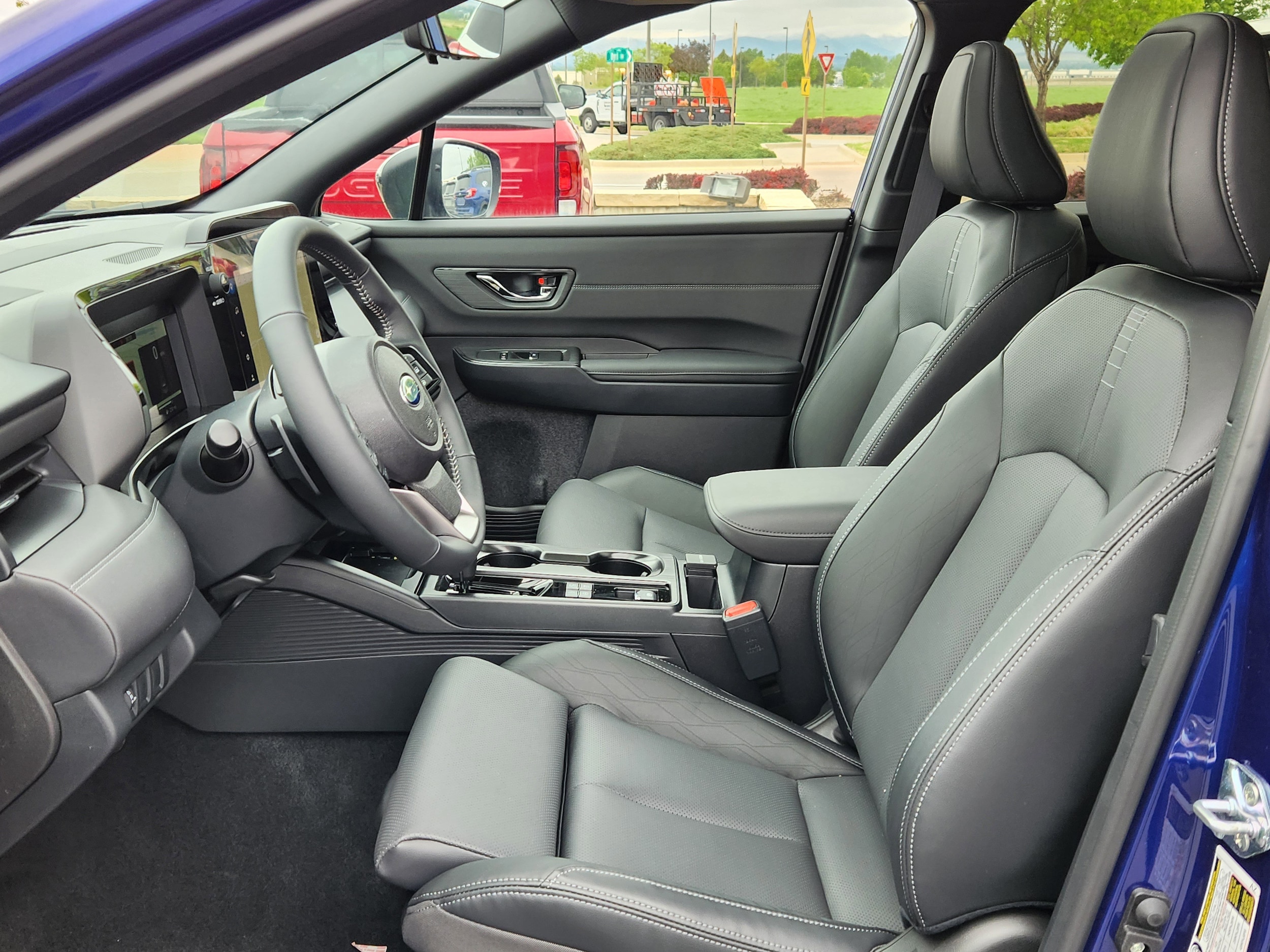 View vehicle photo 6