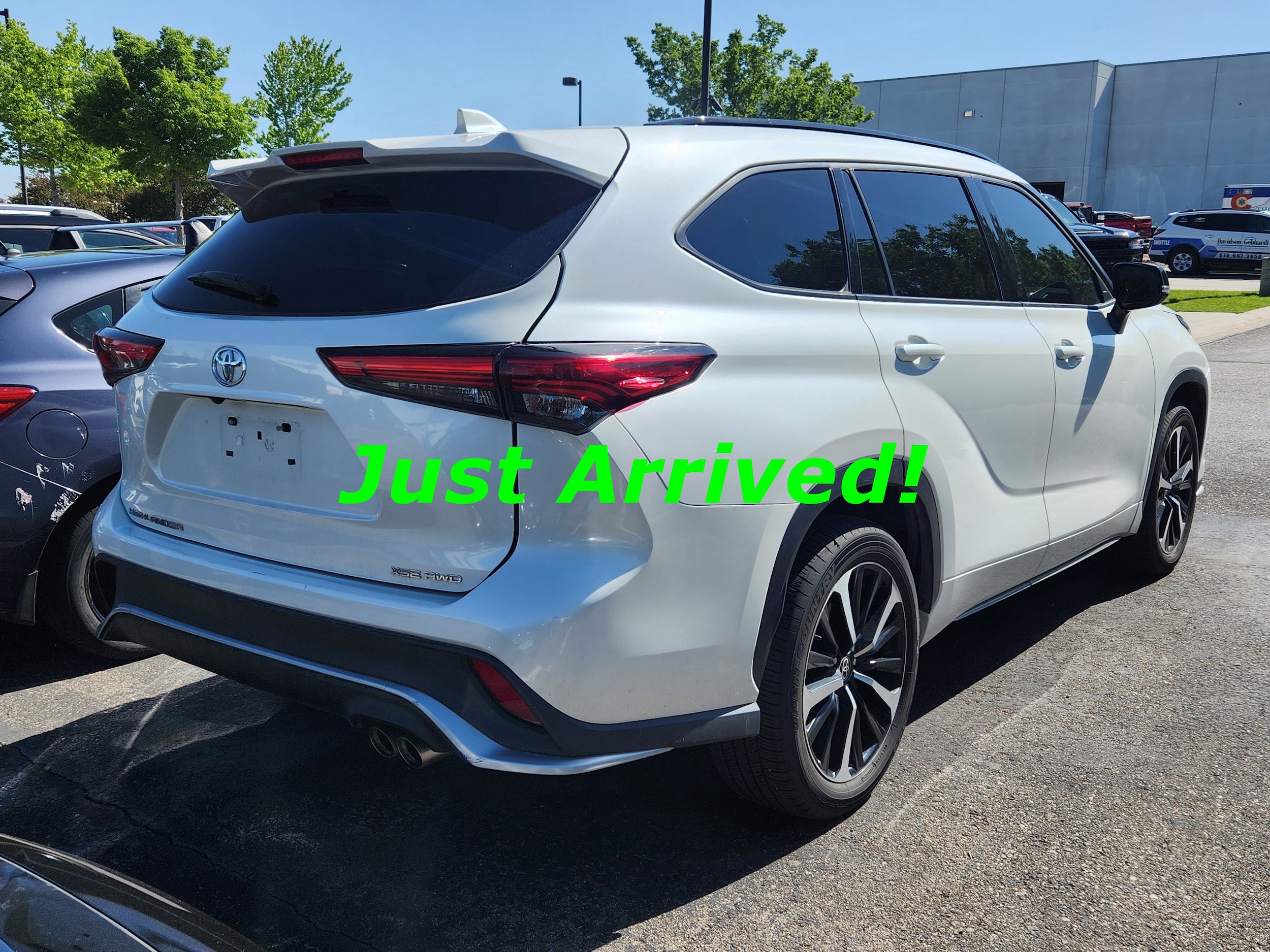 View vehicle photo 3