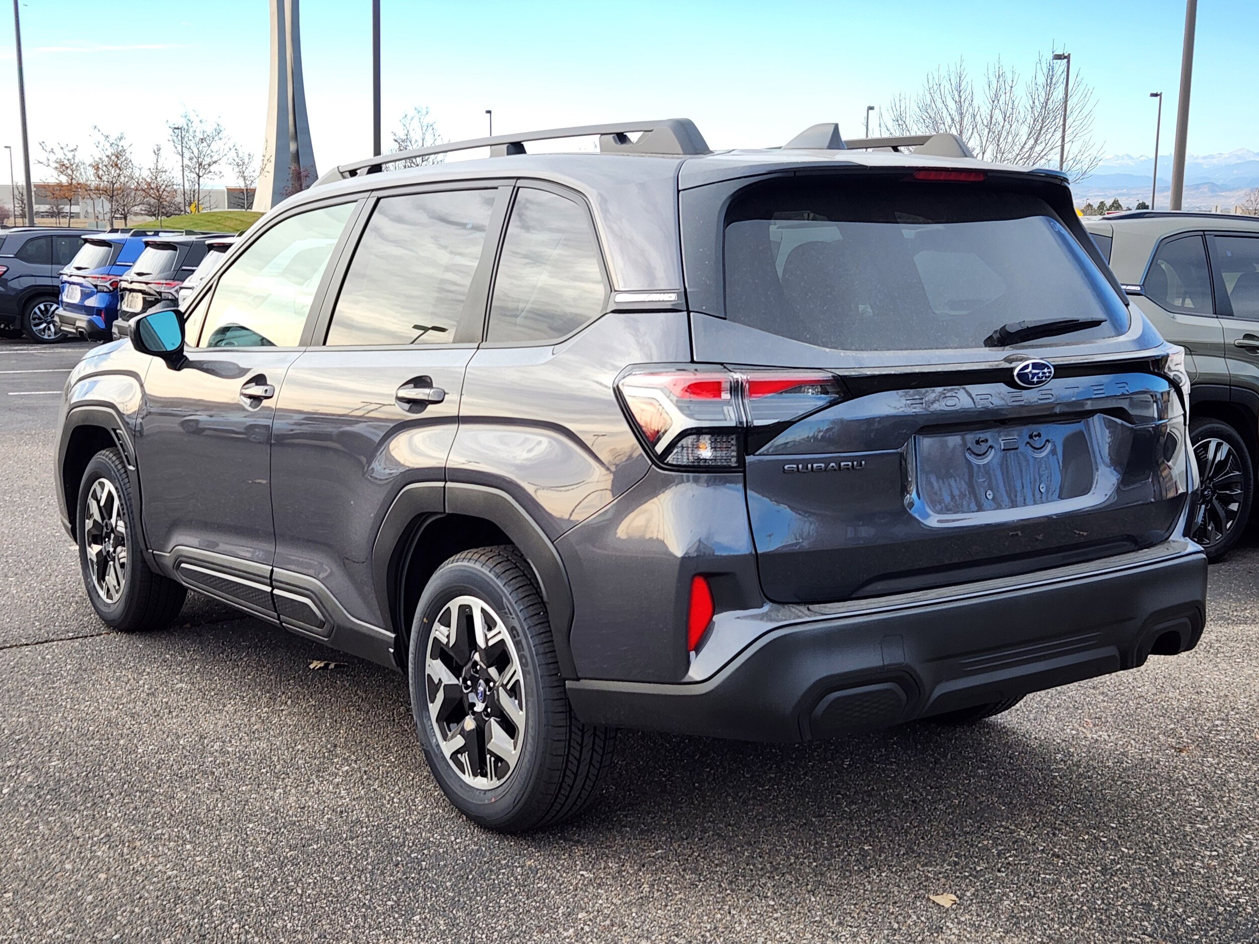 2025 Subaru Forester Premium Base photo 3