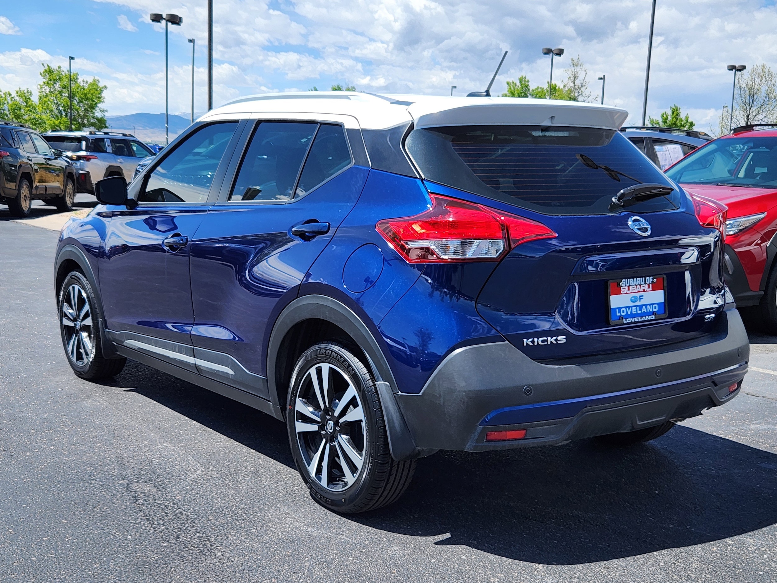 View vehicle photo 2