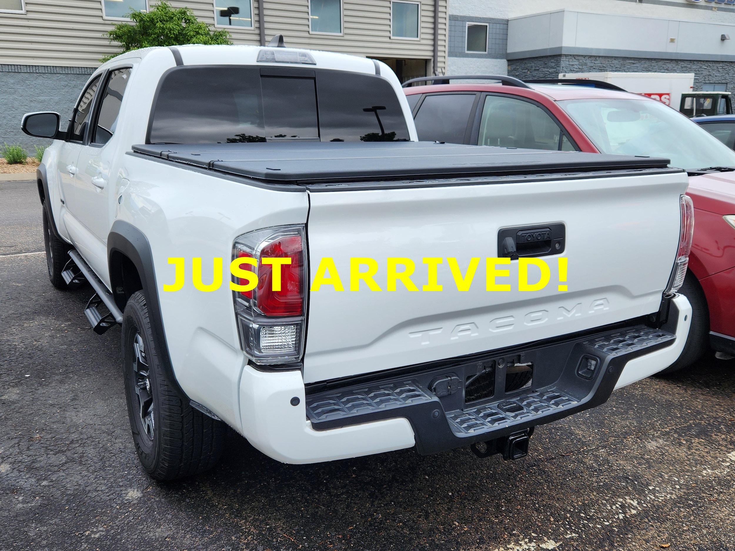 View vehicle photo 3