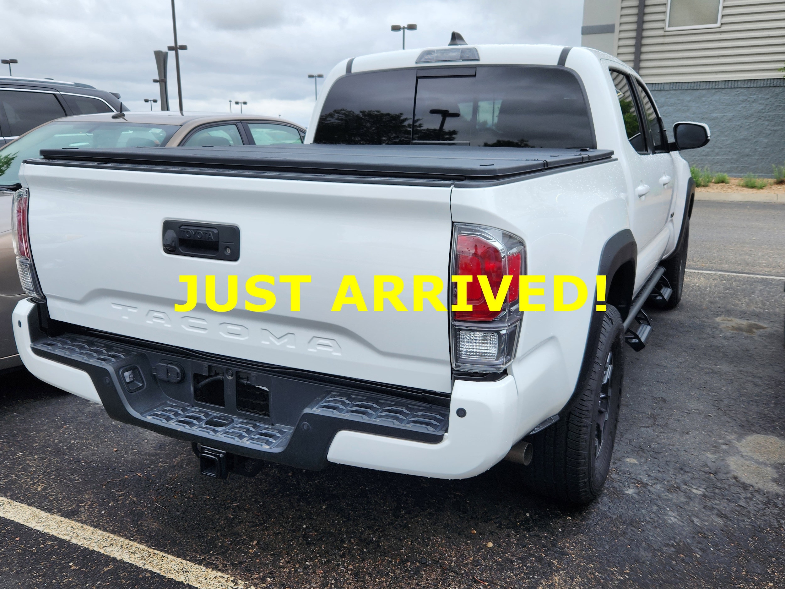 View vehicle photo 2
