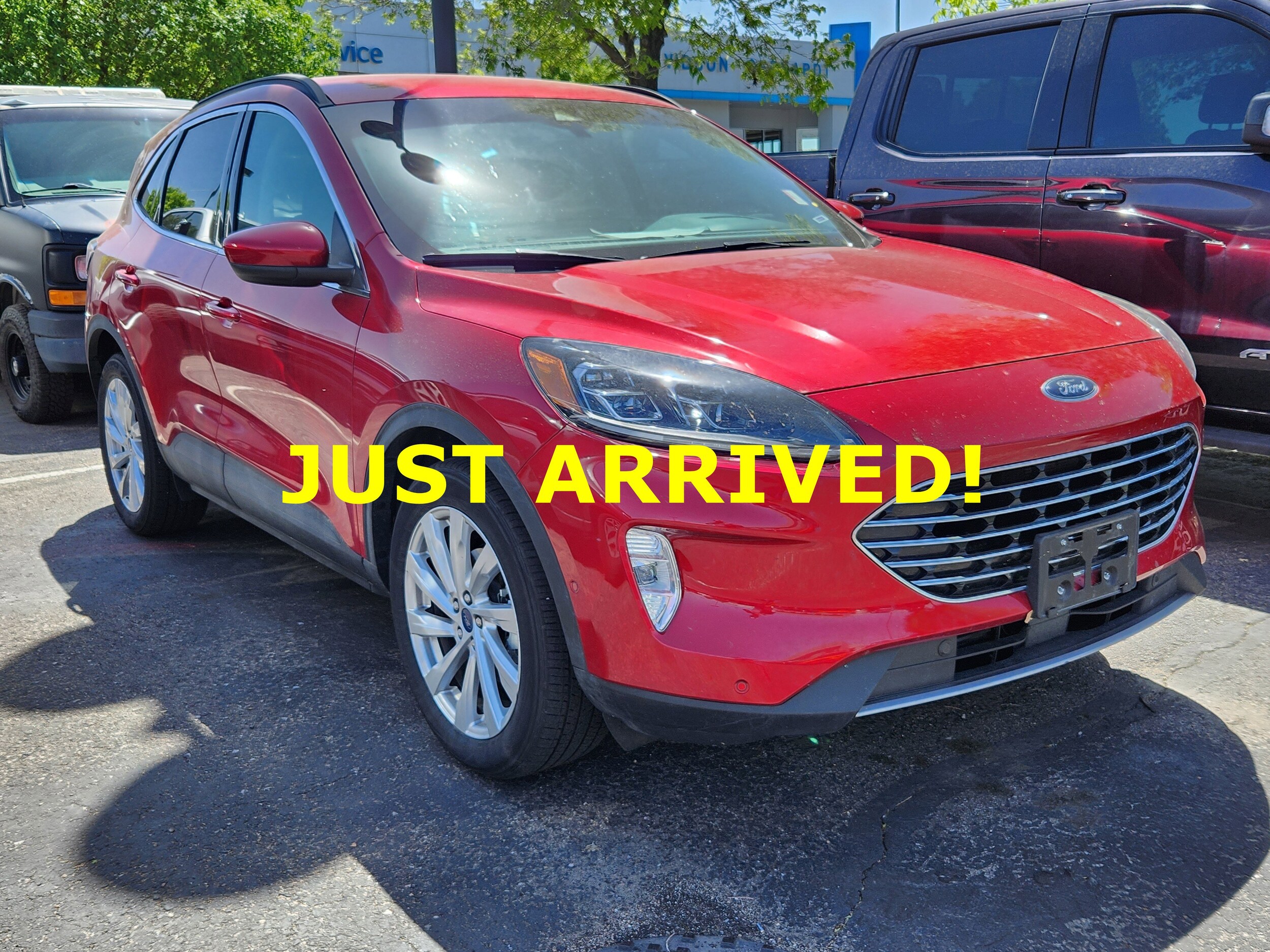 2022 Ford Escape Titanium photo 2