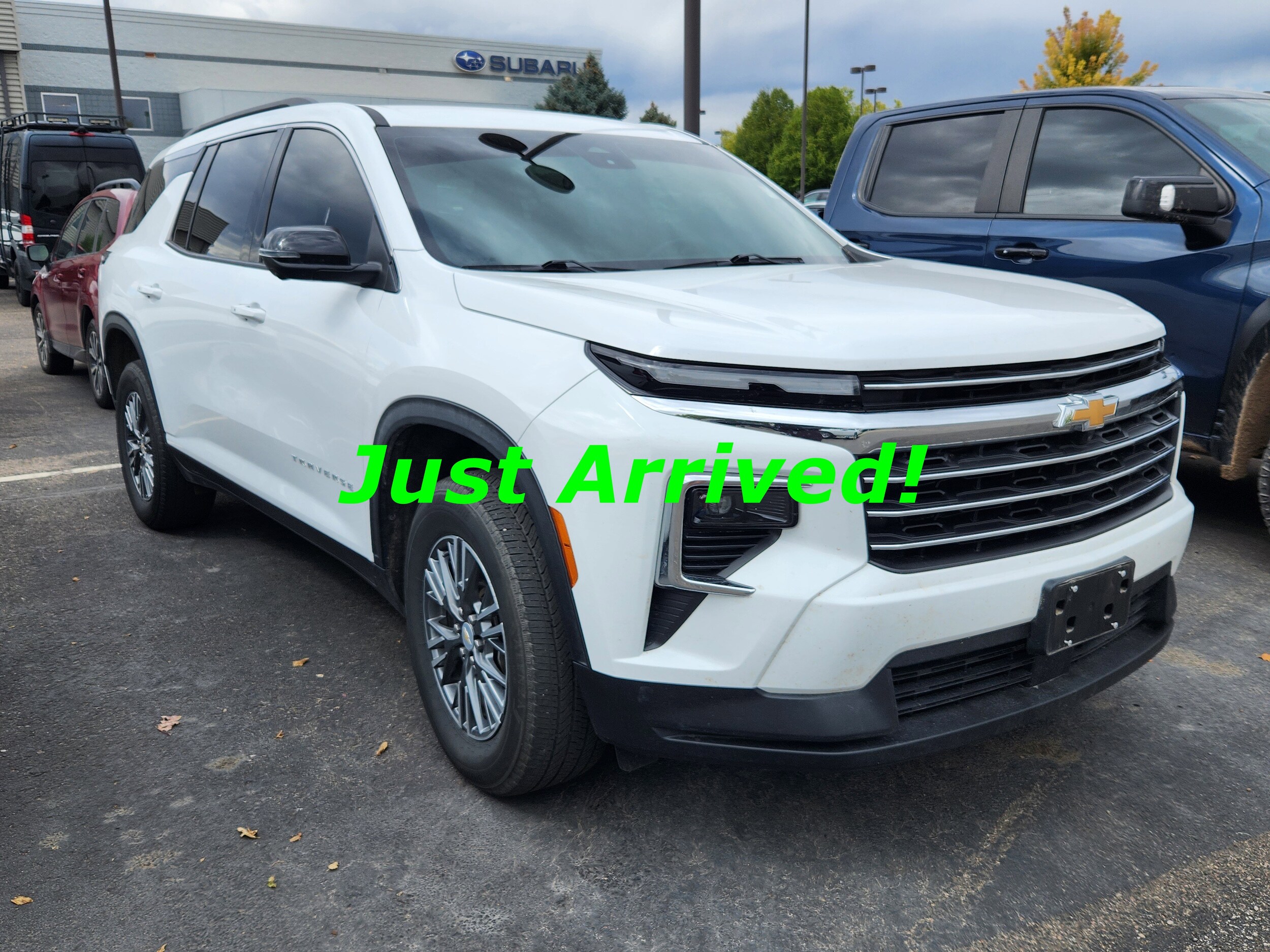 2024 Chevrolet Traverse 1LT photo 2