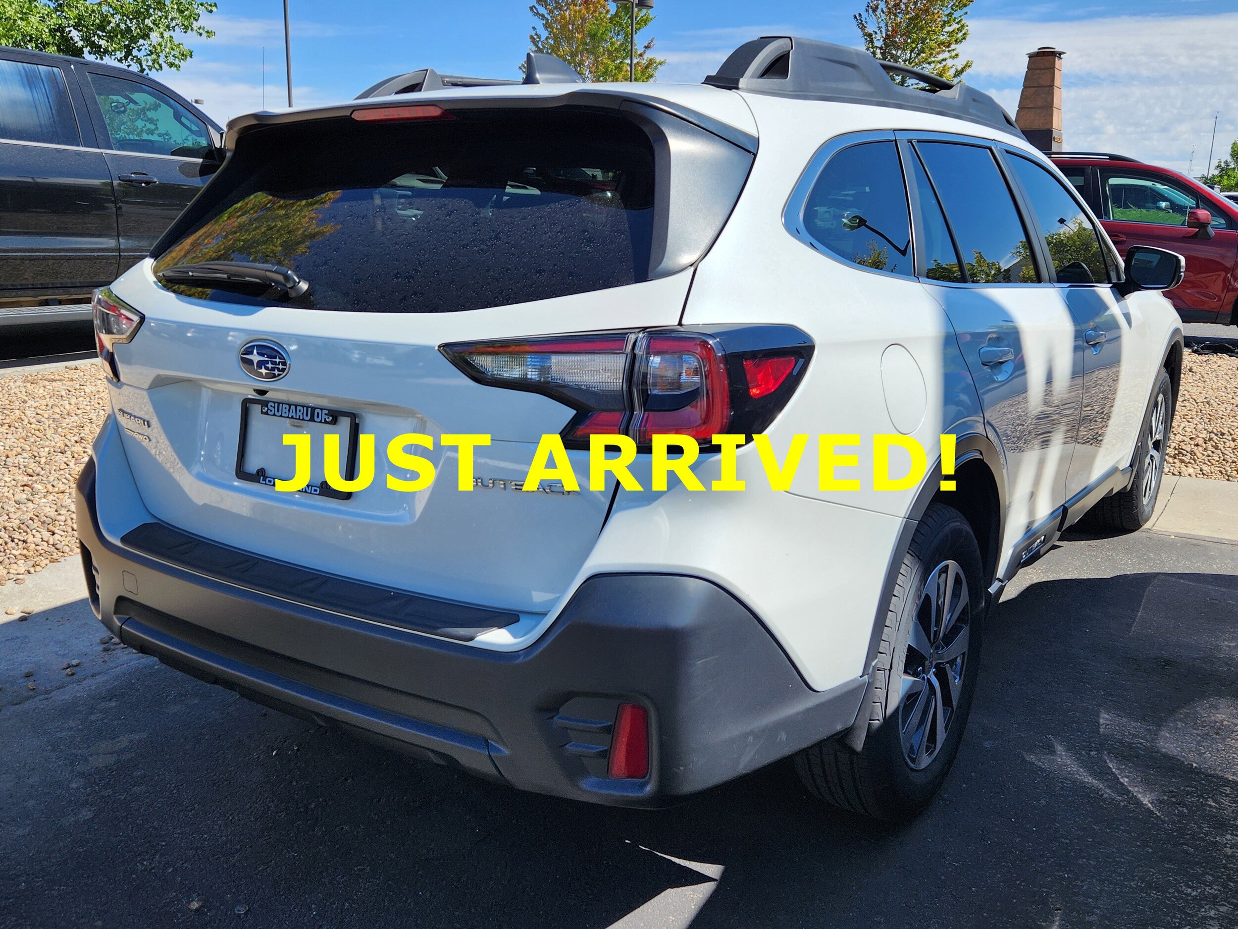 2020 Subaru Outback Premium photo 3