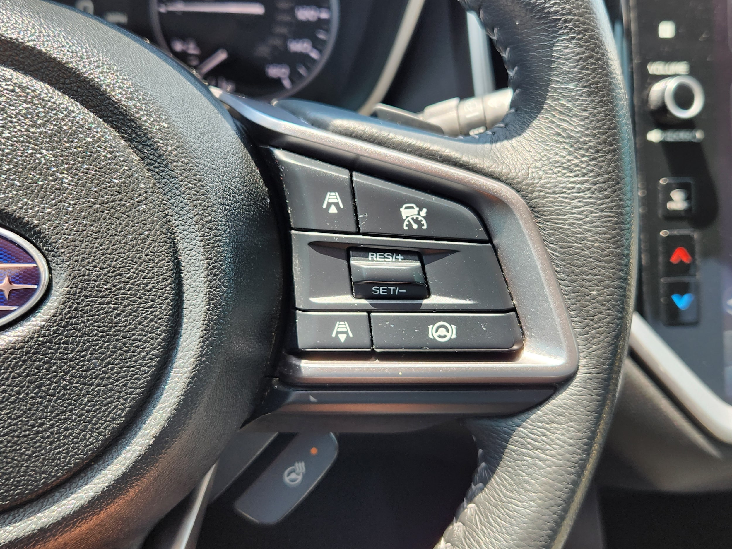 2023 Subaru Ascent Limited - Photo 18