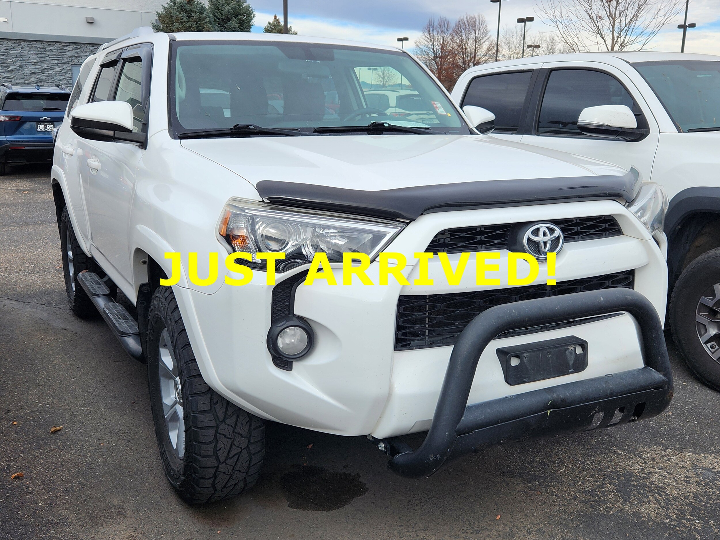 2017 Toyota 4Runner SR5 4WD photo 2