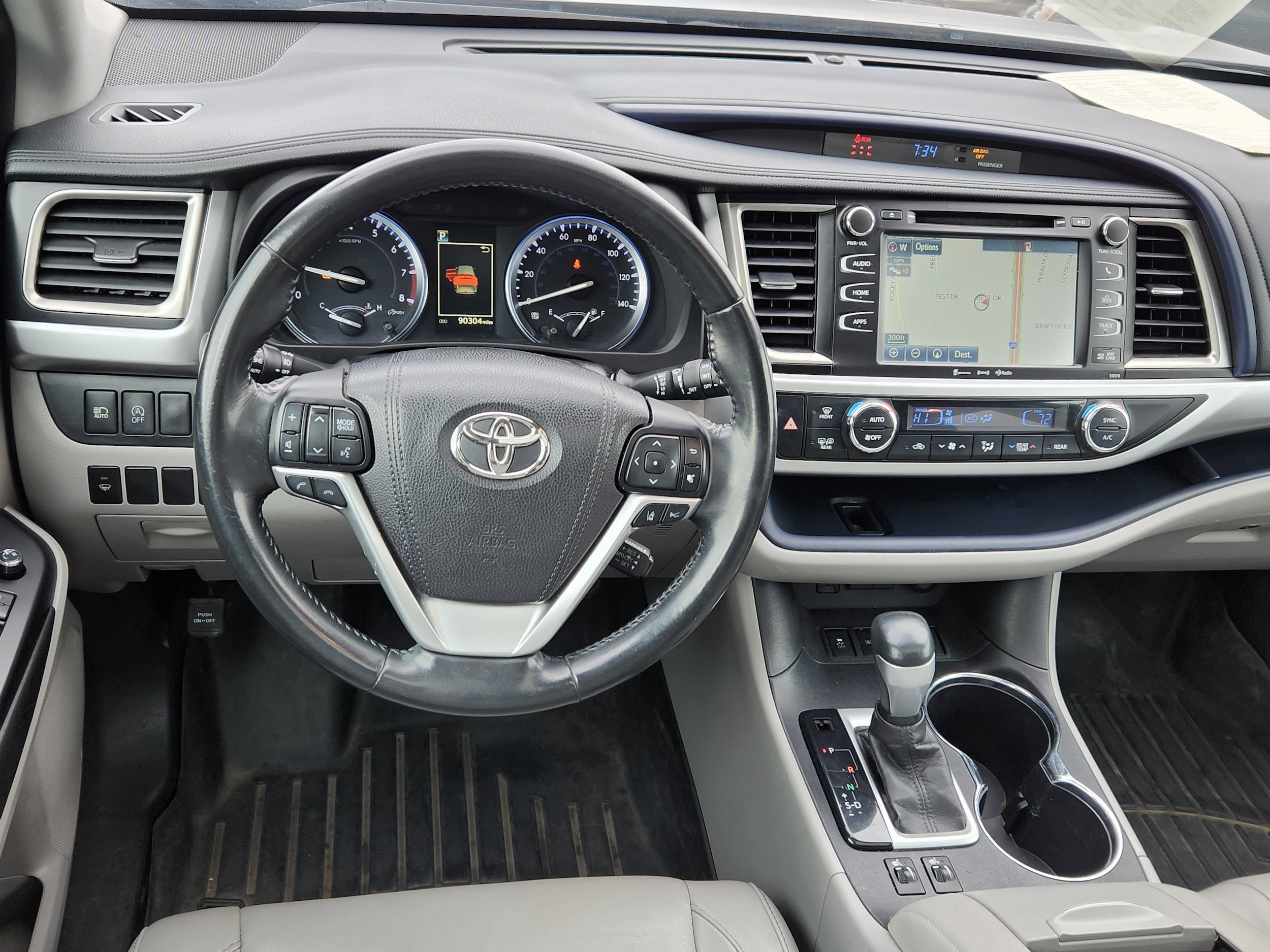 2017 Toyota Highlander XLE - Photo 13