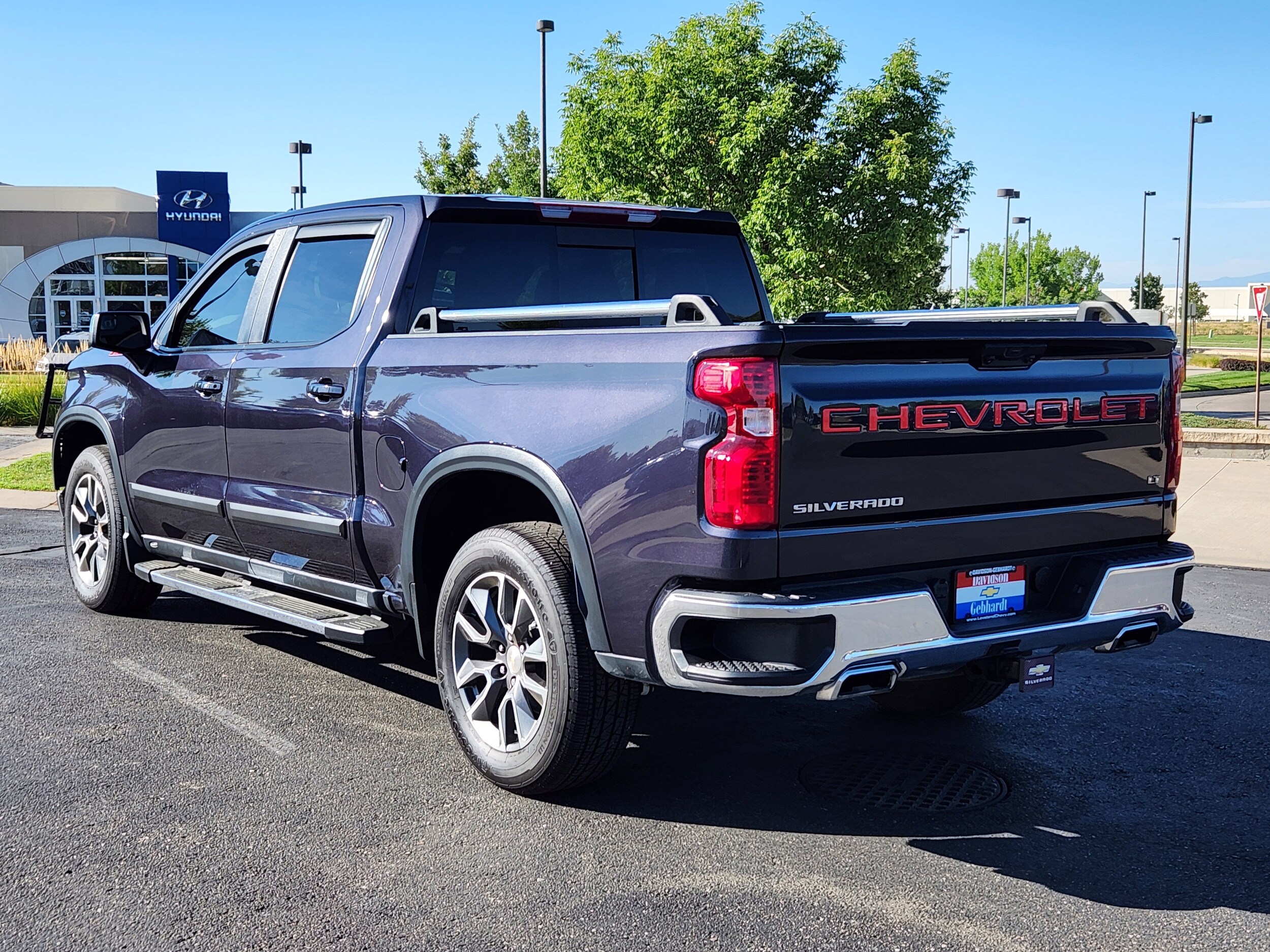 View vehicle photo 3