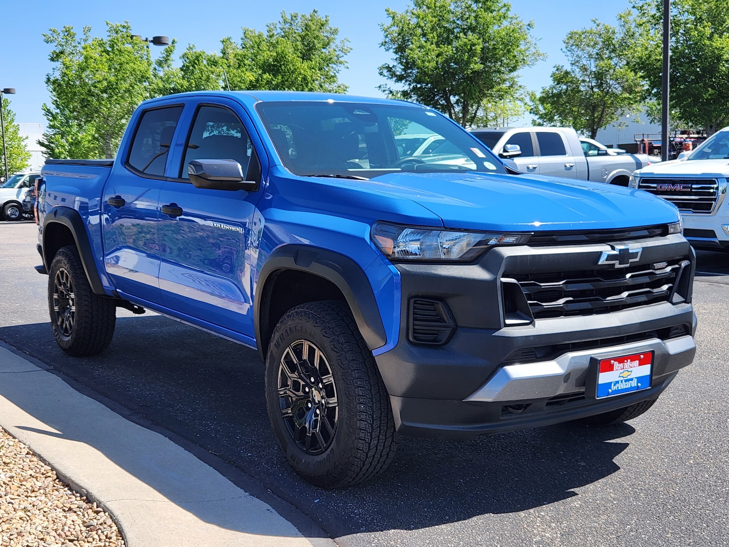 View vehicle photo 4